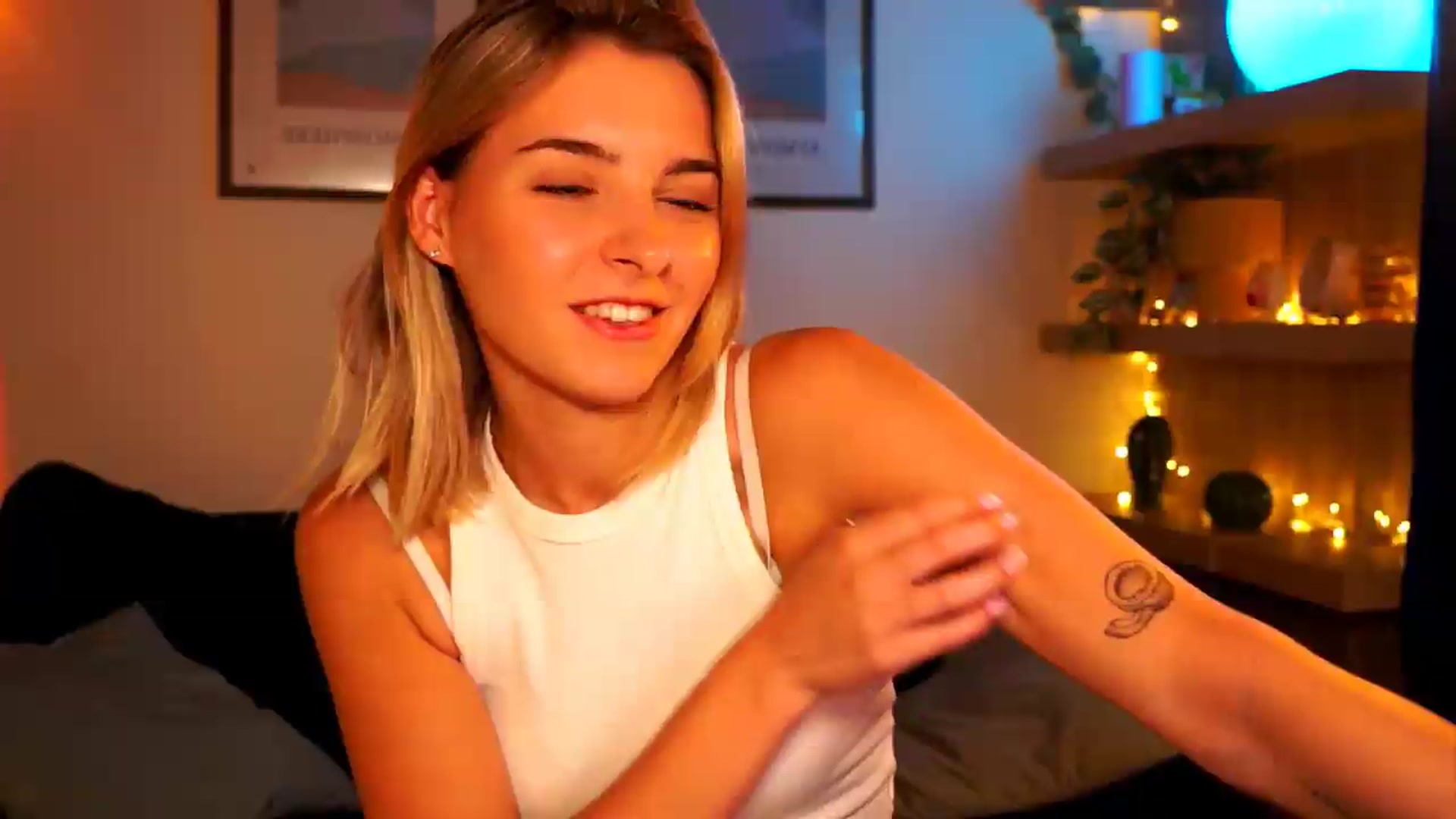 Gallery image thumbnail from Pixie_Pie's myfreecams stream on, 07/09/2026, 14:06 image 6 of 20