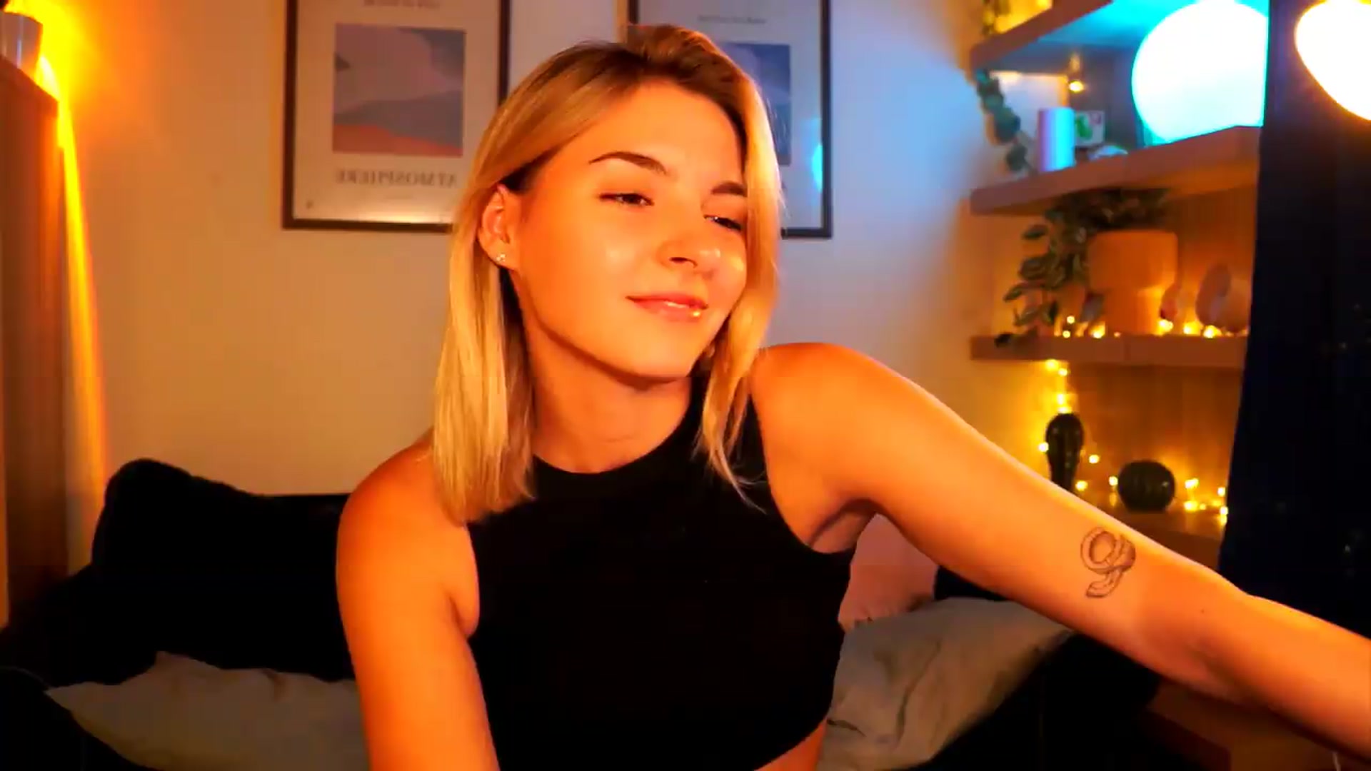 Gallery image thumbnail from Pixie_Pie's myfreecams stream on, 07/16/2026, 16:24 image 18 of 20