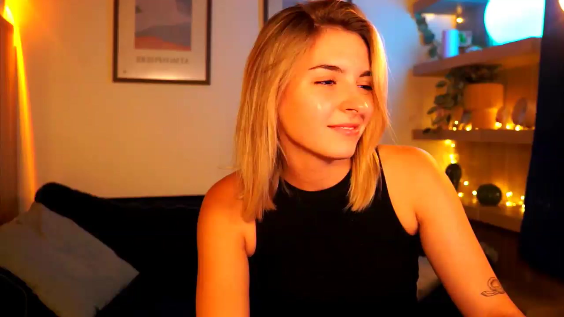 Gallery image thumbnail from Pixie_Pie's myfreecams stream on, 07/16/2026, 17:44 image 10 of 20