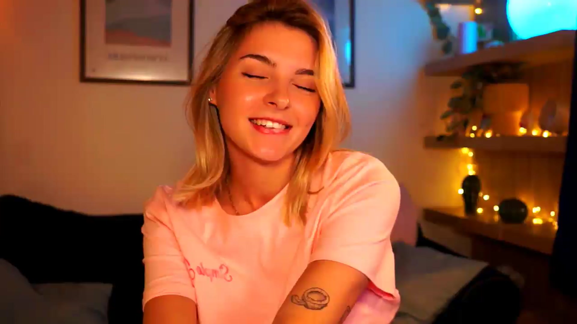 Gallery image thumbnail from Pixie_Pie's myfreecams stream on, 07/17/2026, 15:31 image 16 of 20