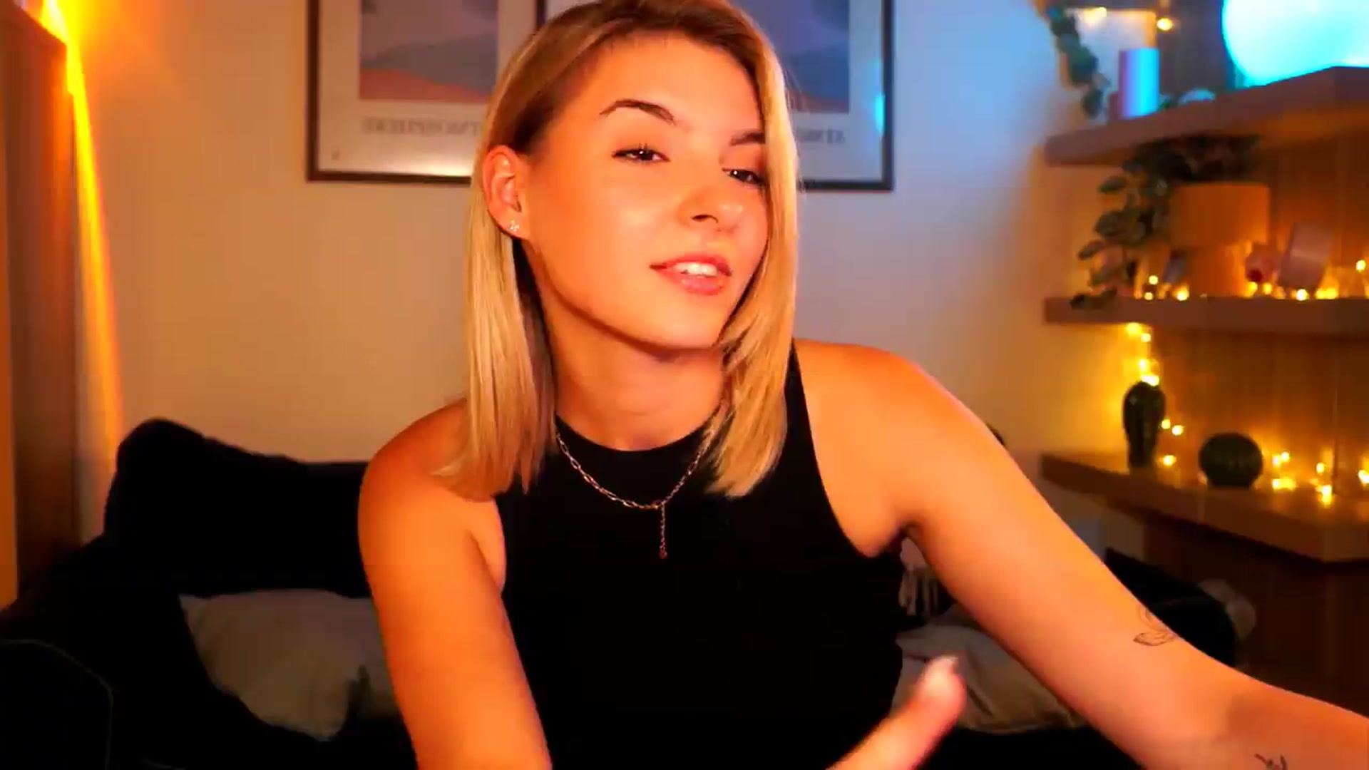 Gallery image thumbnail from Pixie_Pie's myfreecams stream on, 07/19/2026, 16:24 image 19 of 20