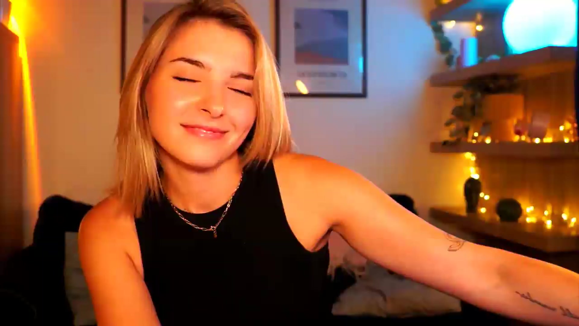 Gallery image thumbnail from Pixie_Pie's myfreecams stream on, 07/19/2026, 16:24 image 12 of 20