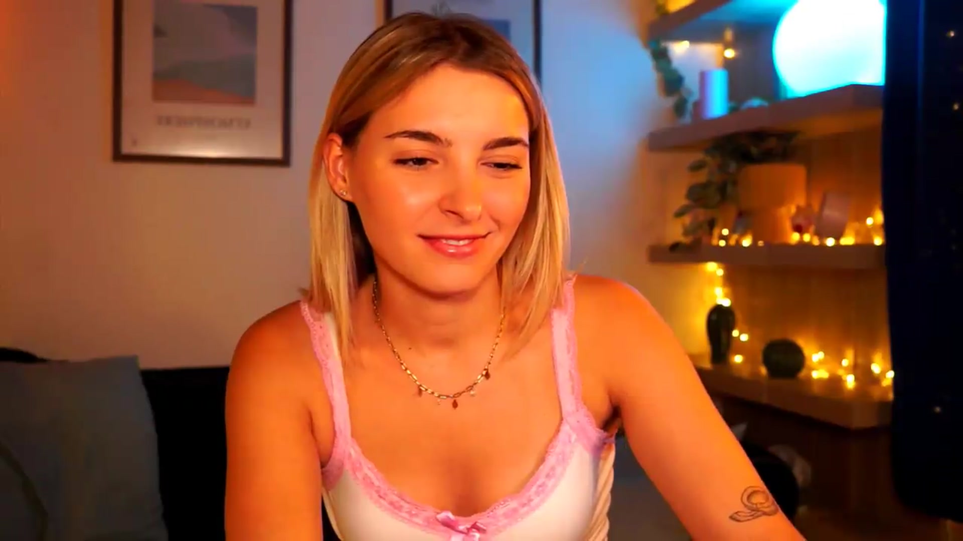 Gallery image thumbnail from Pixie_Pie's myfreecams stream on, 07/21/2026, 13:38 image 9 of 20