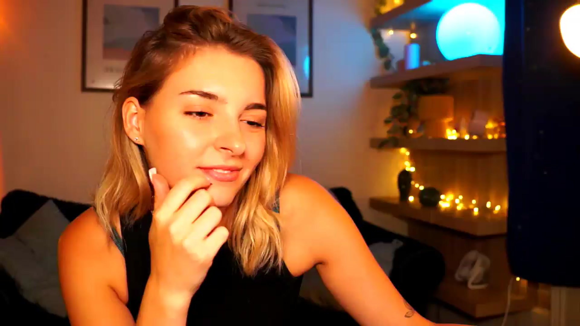Gallery image thumbnail from Pixie_Pie's myfreecams stream on, 08/04/2026, 14:06 image 14 of 20