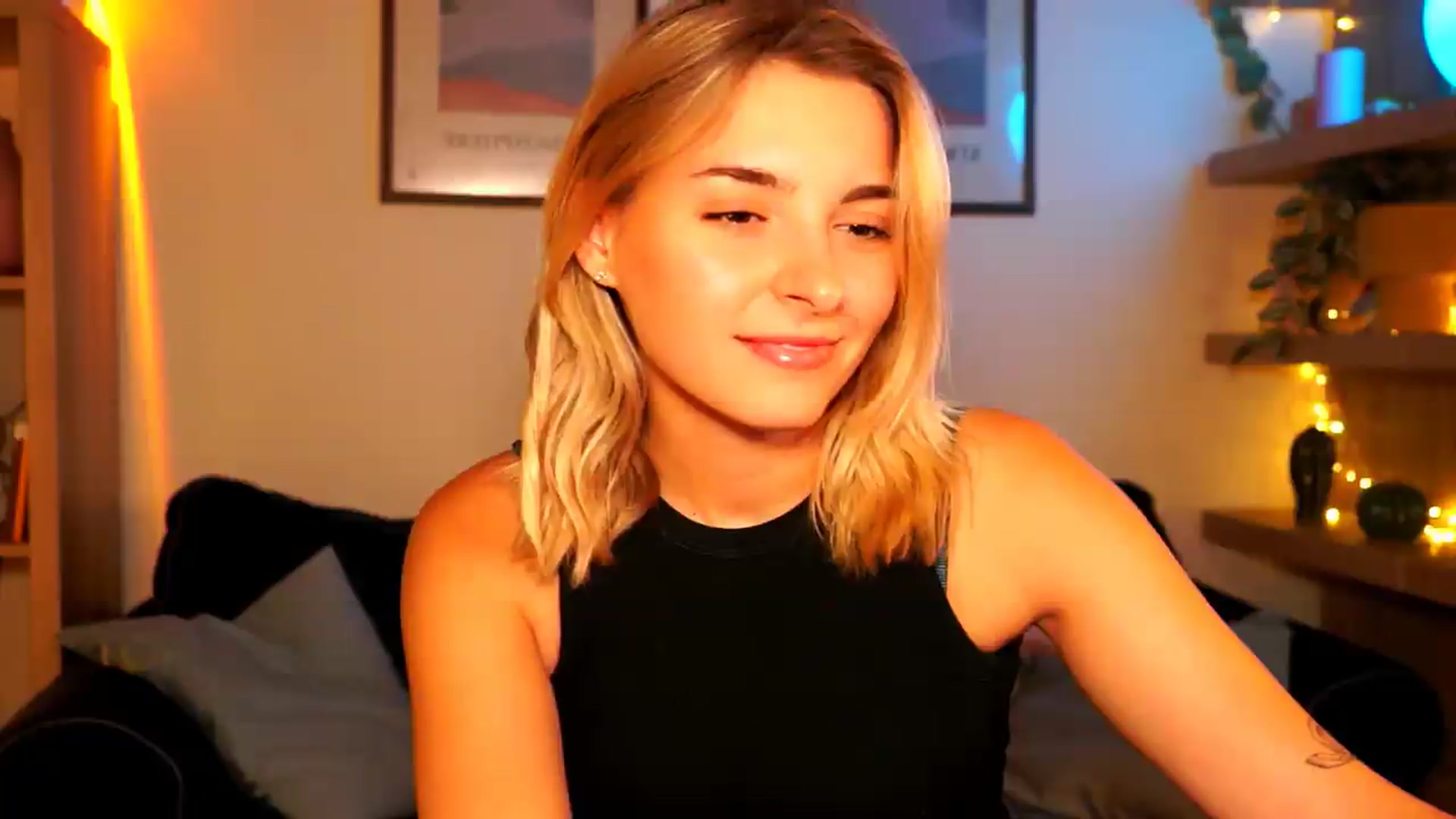 Gallery image thumbnail from Pixie_Pie's myfreecams stream on, 08/04/2026, 16:00 image 19 of 20