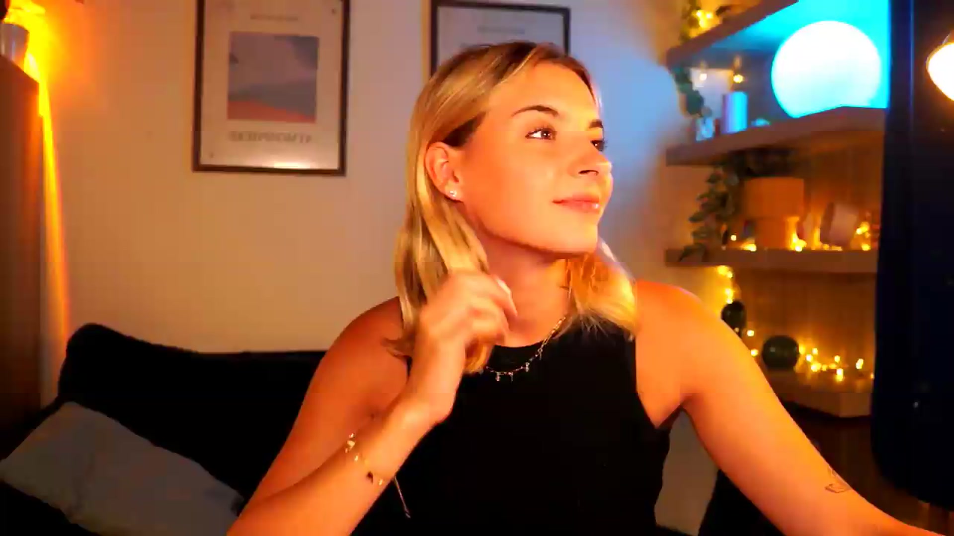 Gallery image thumbnail from Pixie_Pie's myfreecams stream on, 08/12/2026, 10:39 image 6 of 20