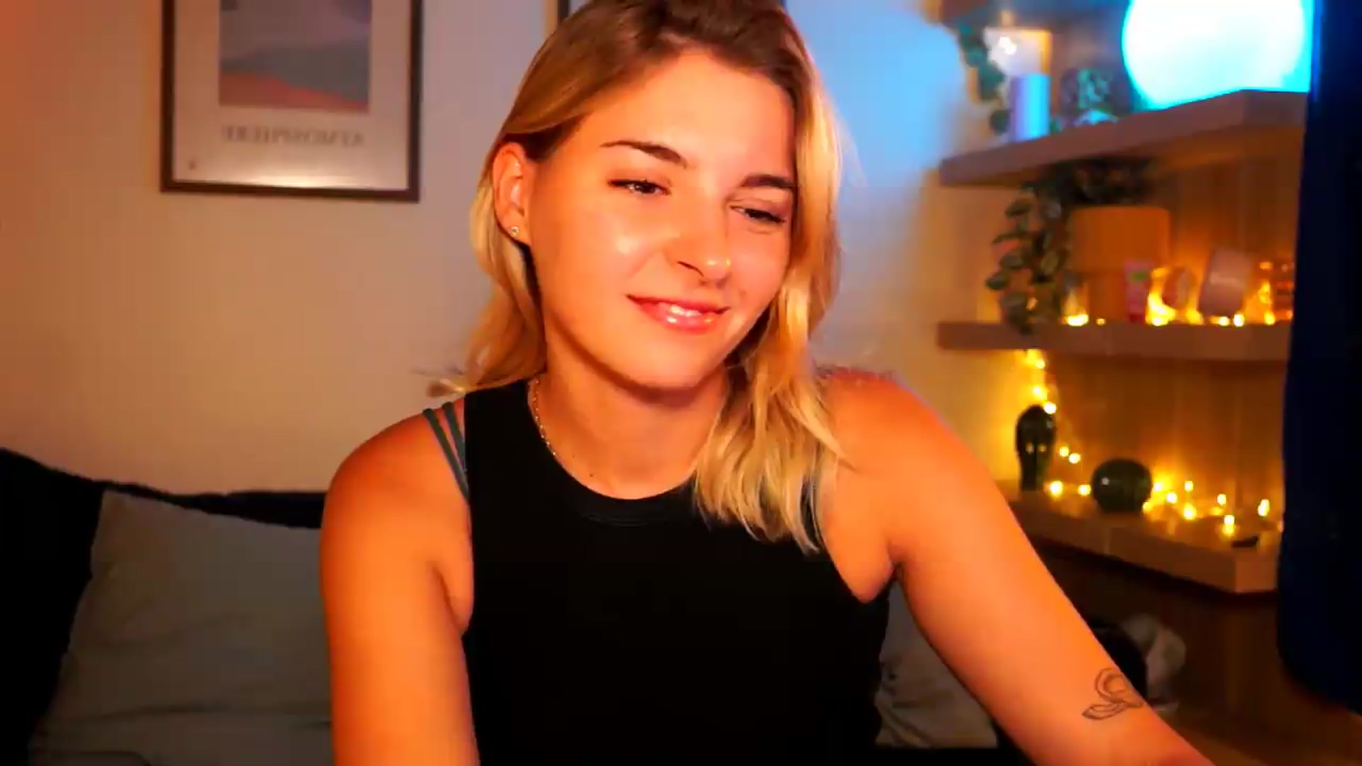 Gallery image thumbnail from Pixie_Pie's myfreecams stream on, 08/16/2026, 14:32 image 10 of 20