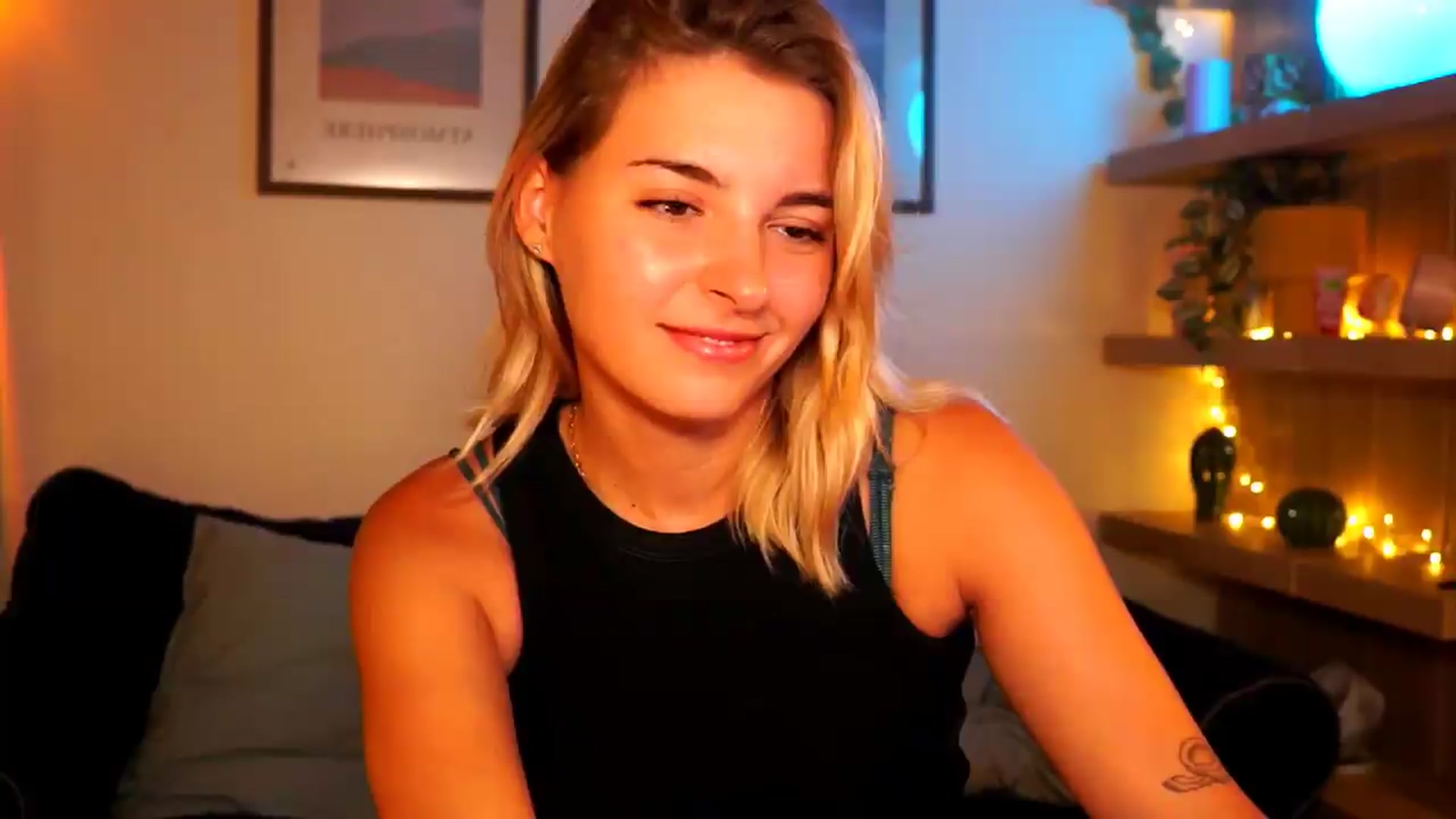 Gallery image thumbnail from Pixie_Pie's myfreecams stream on, 08/16/2026, 14:32 image 16 of 20