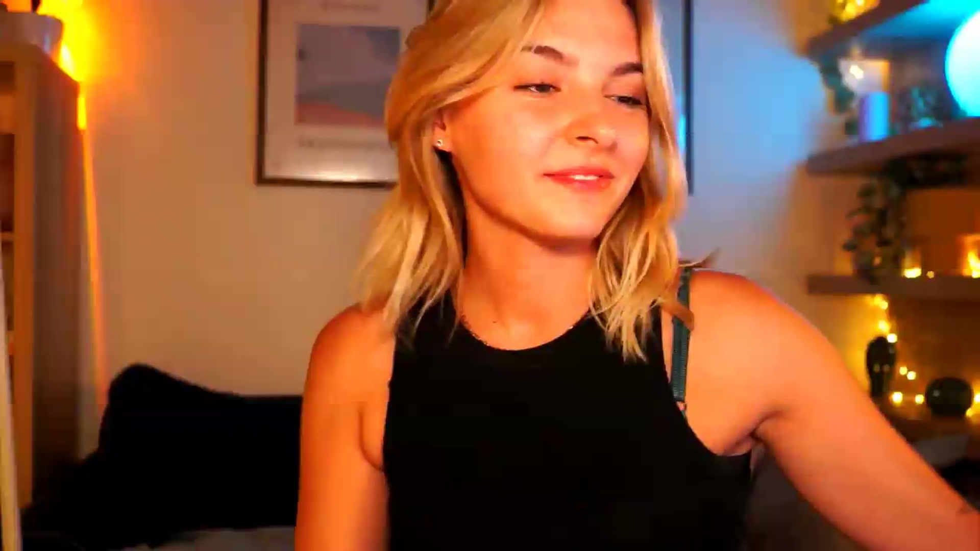 Gallery image thumbnail from Pixie_Pie's myfreecams stream on, 08/16/2026, 18:55 image 18 of 20