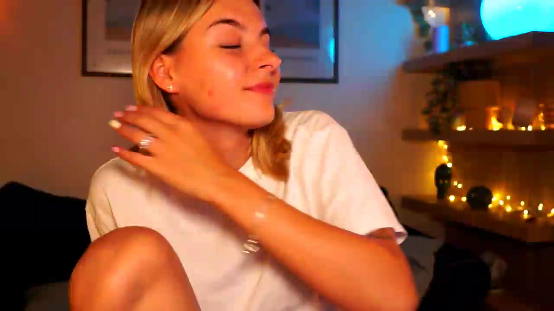 Gallery image thumbnail from Pixie_Pie's myfreecams stream on, 08/17/2026, 15:06 image 3 of 20