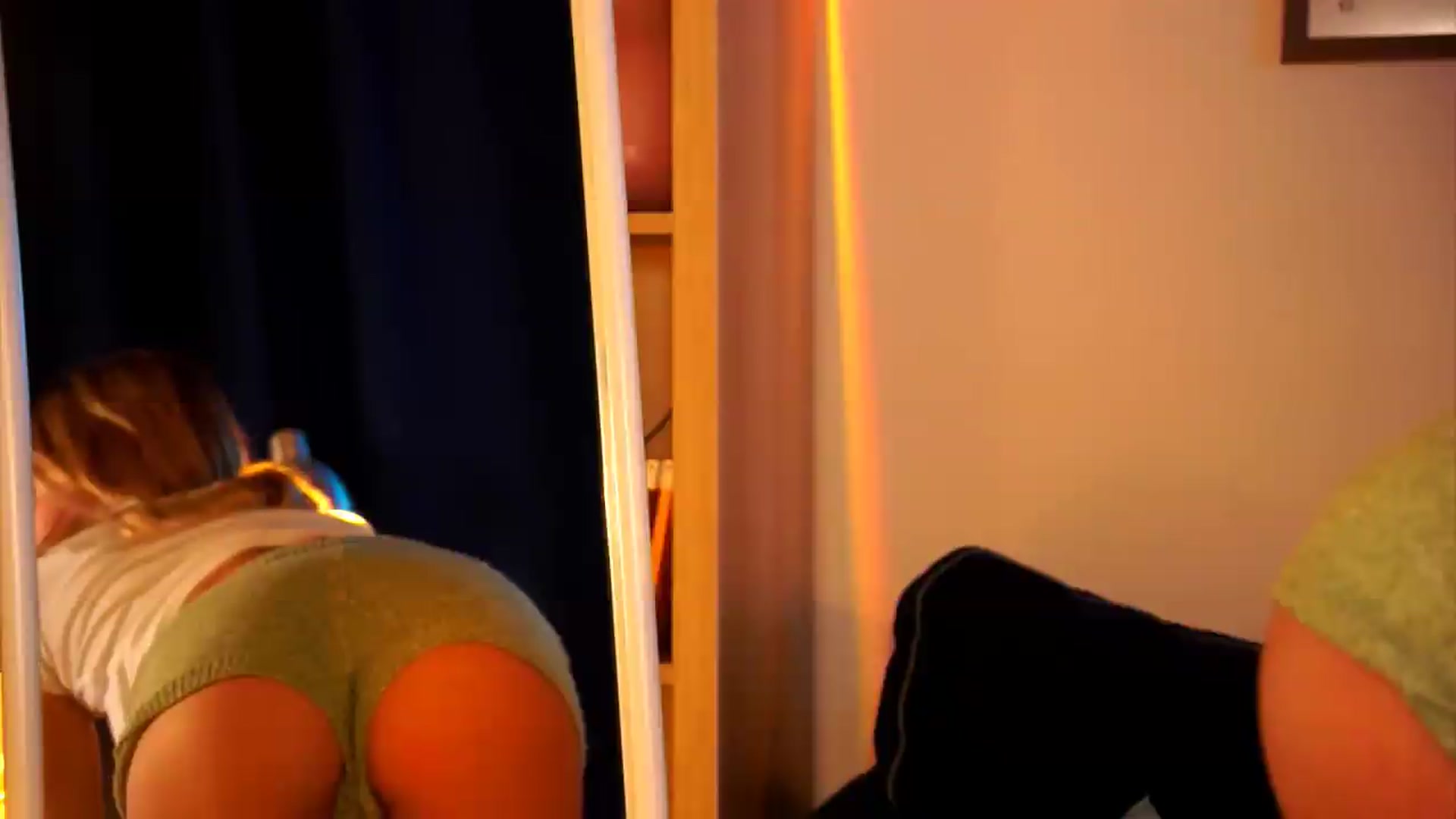 Gallery image thumbnail from Pixie_Pie's myfreecams stream on, 08/18/2026, 15:08 image 18 of 20