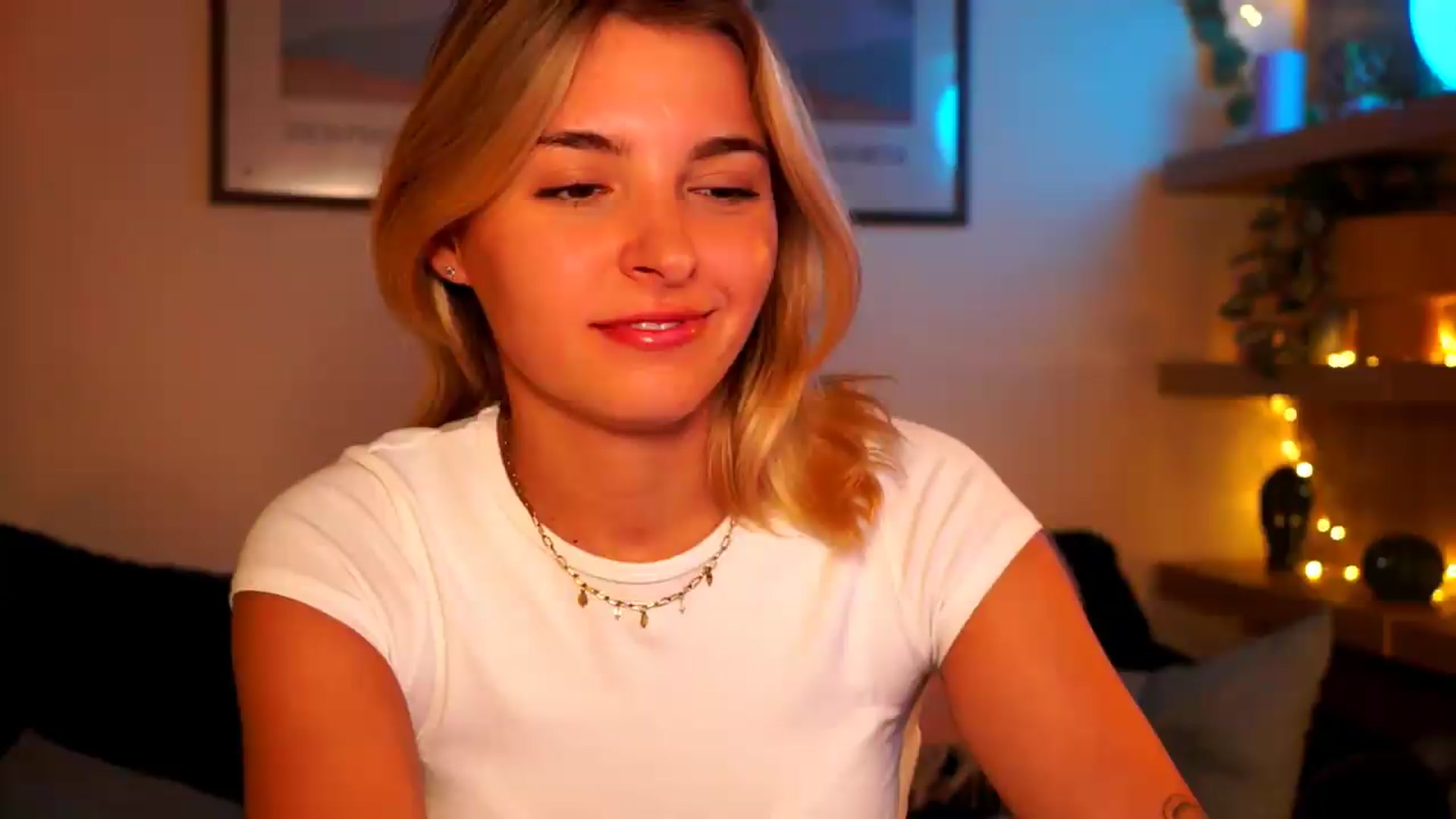 Gallery image thumbnail from Pixie_Pie's myfreecams stream on, 08/18/2026, 16:17 image 14 of 20