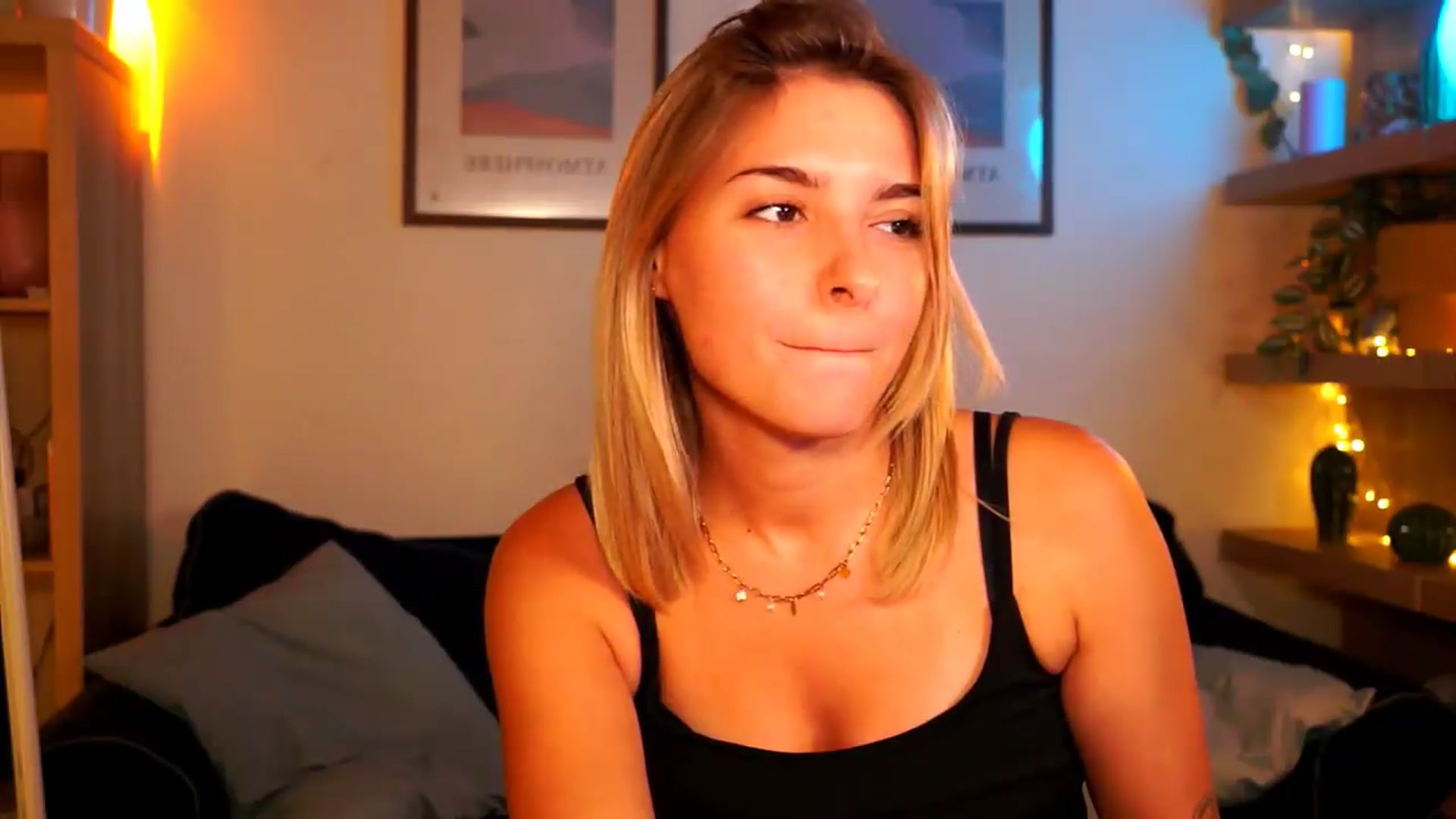 Gallery image thumbnail from Pixie_Pie's myfreecams stream on, 08/27/2026, 13:05 image 2 of 20