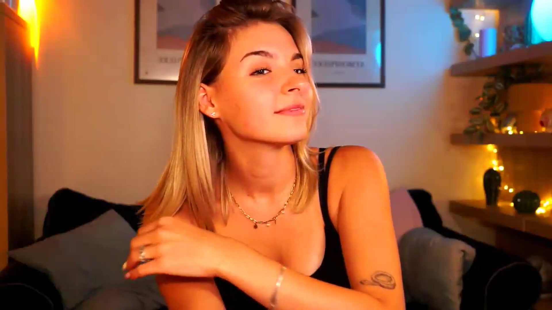 Gallery image thumbnail from Pixie_Pie's myfreecams stream on, 08/27/2026, 13:05 image 8 of 20