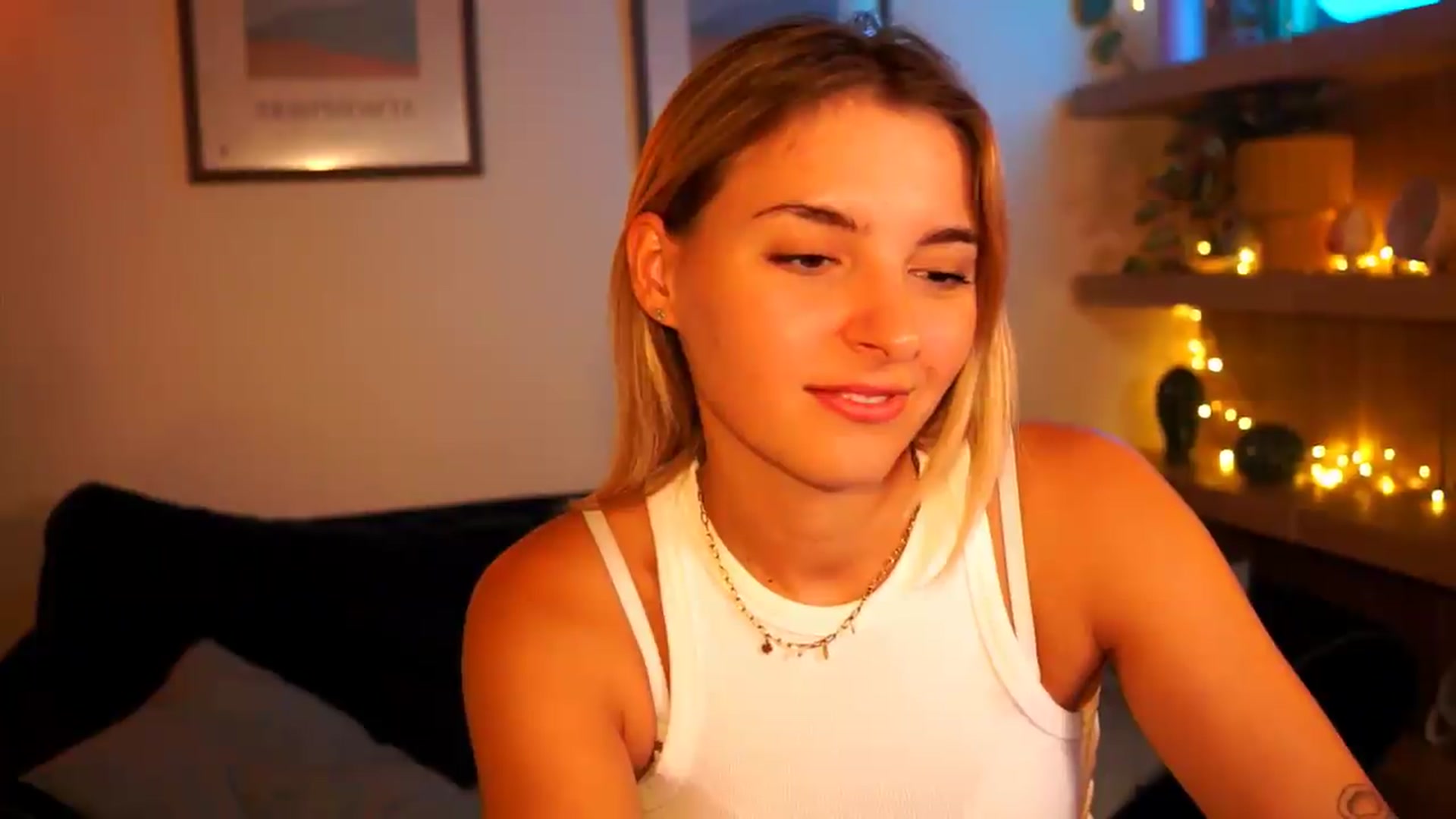 Gallery image thumbnail from Pixie_Pie's myfreecams stream on, 09/04/2026, 17:28 image 14 of 20