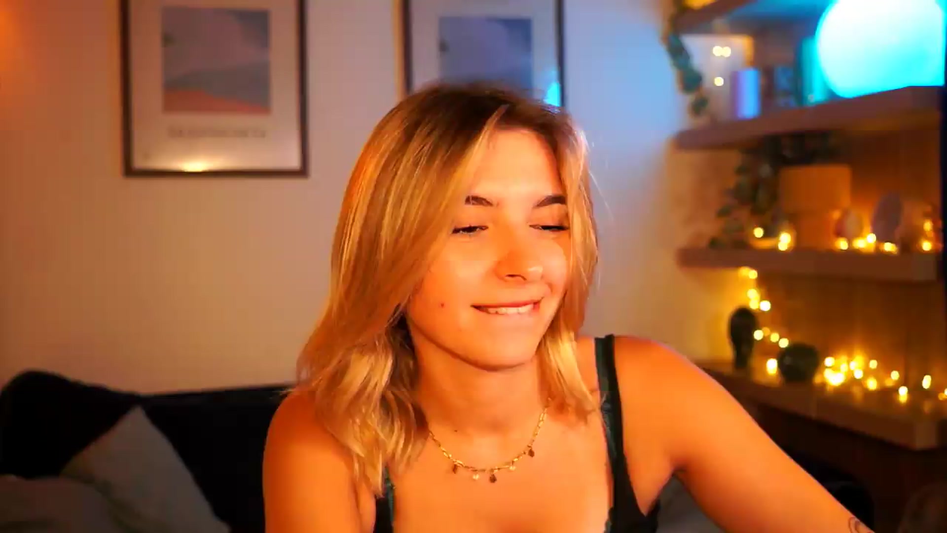 Gallery image thumbnail from Pixie_Pie's myfreecams stream on, 09/05/2026, 16:32 image 9 of 20
