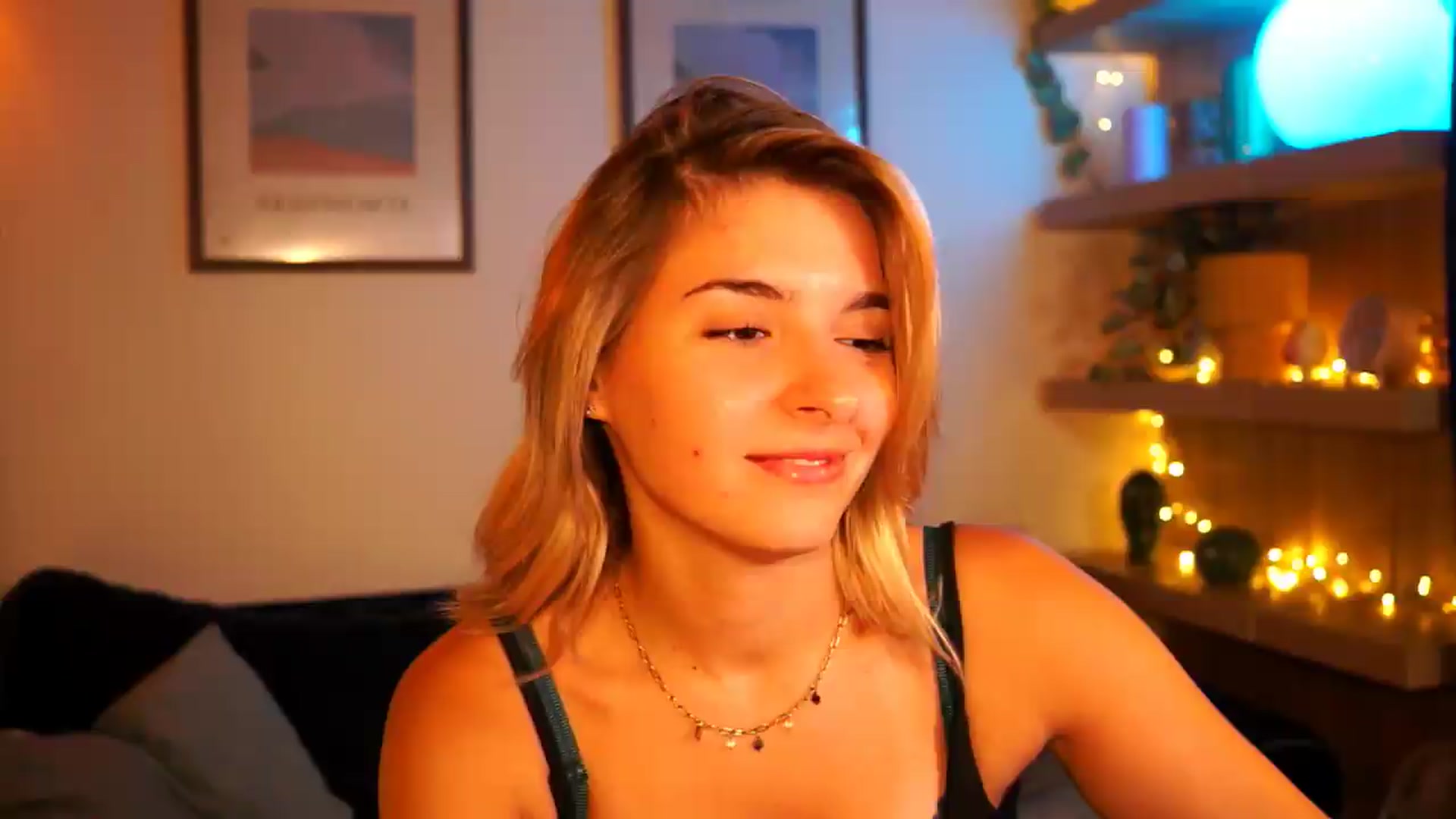 Gallery image thumbnail from Pixie_Pie's myfreecams stream on, 09/05/2026, 16:32 image 8 of 20