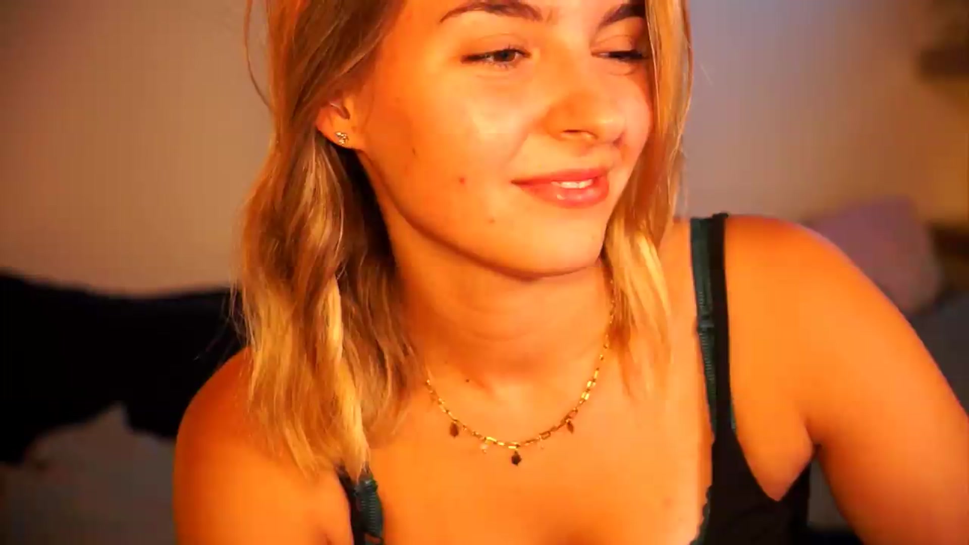 Gallery image thumbnail from Pixie_Pie's myfreecams stream on, 09/05/2026, 18:05 image 17 of 20