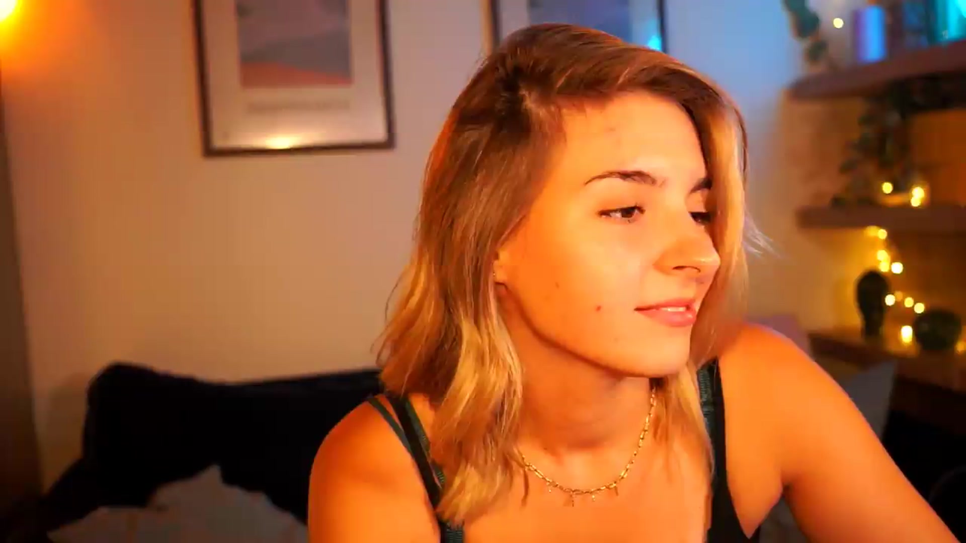 Gallery image thumbnail from Pixie_Pie's myfreecams stream on, 09/05/2026, 18:05 image 13 of 20