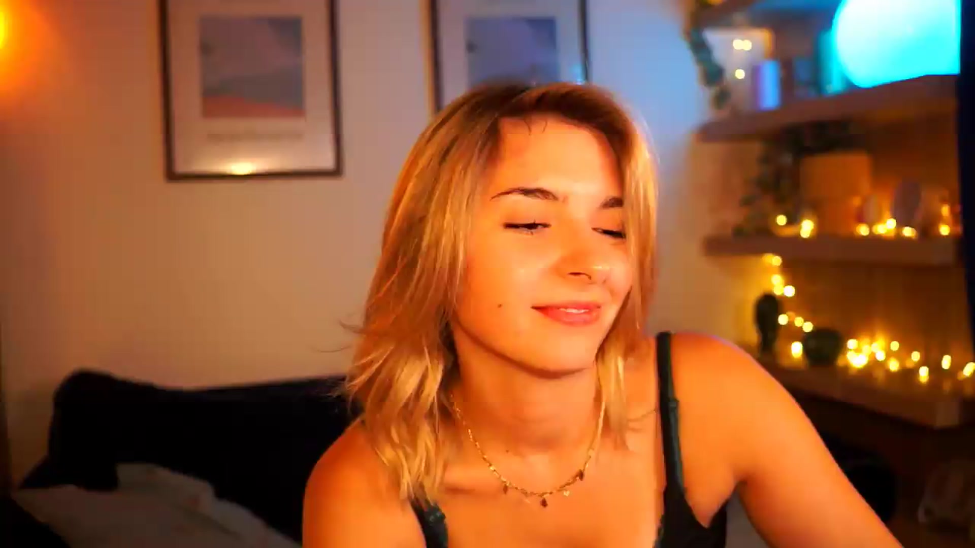 Gallery image thumbnail from Pixie_Pie's myfreecams stream on, 09/05/2026, 18:05 image 1 of 20
