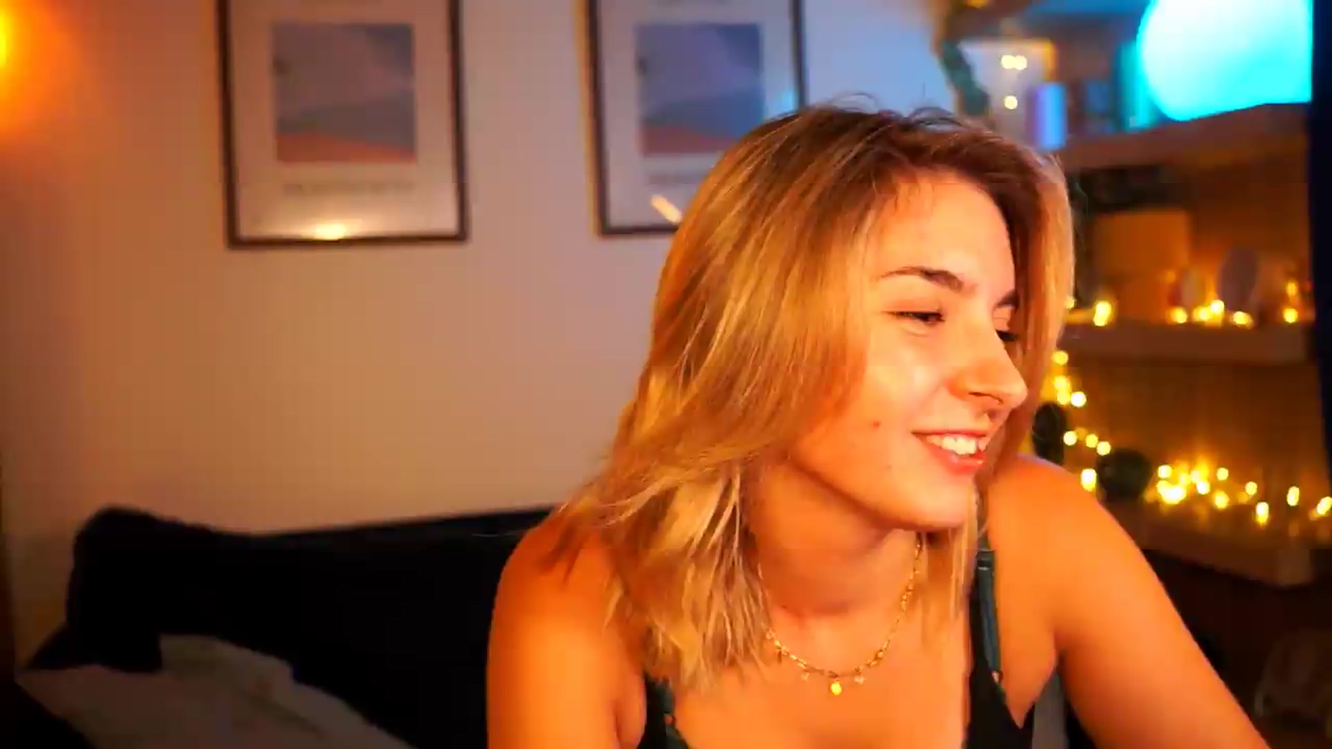 Gallery image thumbnail from Pixie_Pie's myfreecams stream on, 09/05/2026, 18:05 image 4 of 20