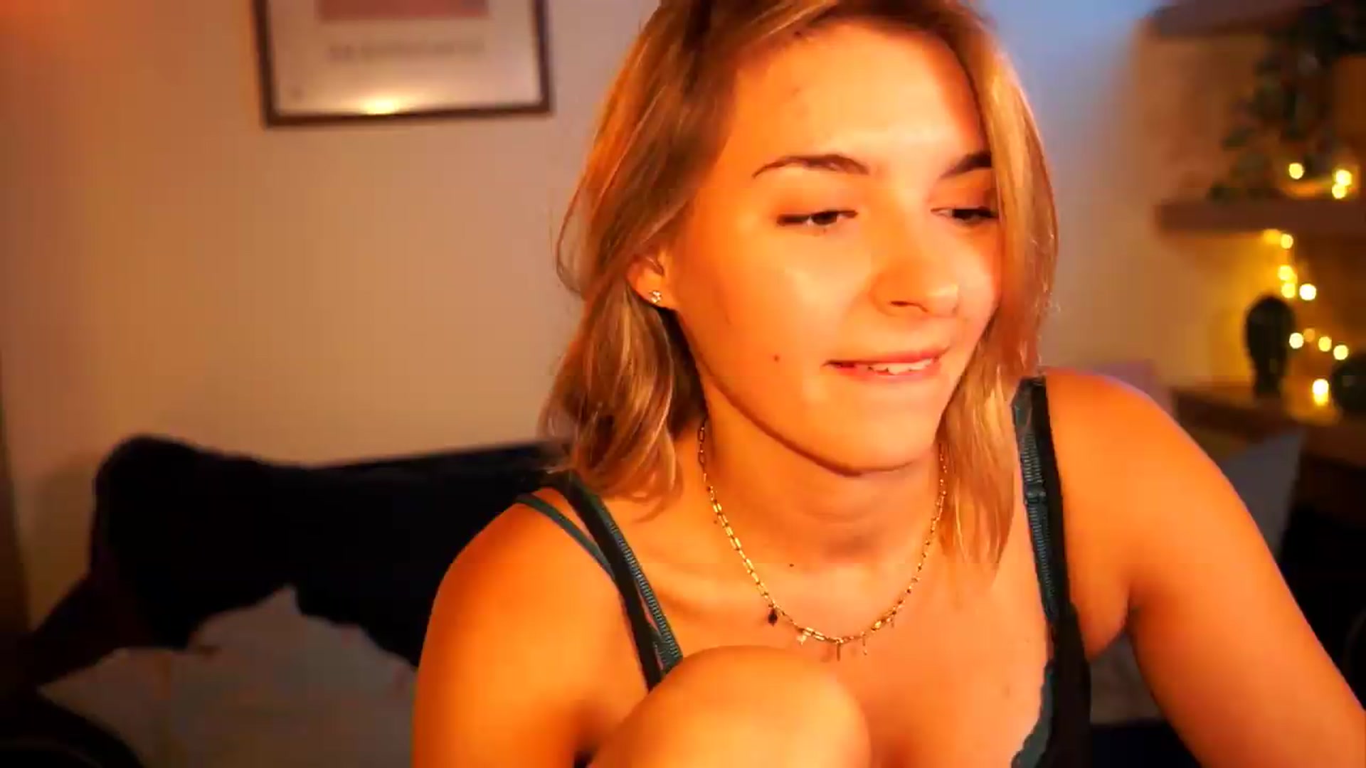 Gallery image thumbnail from Pixie_Pie's myfreecams stream on, 09/05/2026, 18:05 image 19 of 20