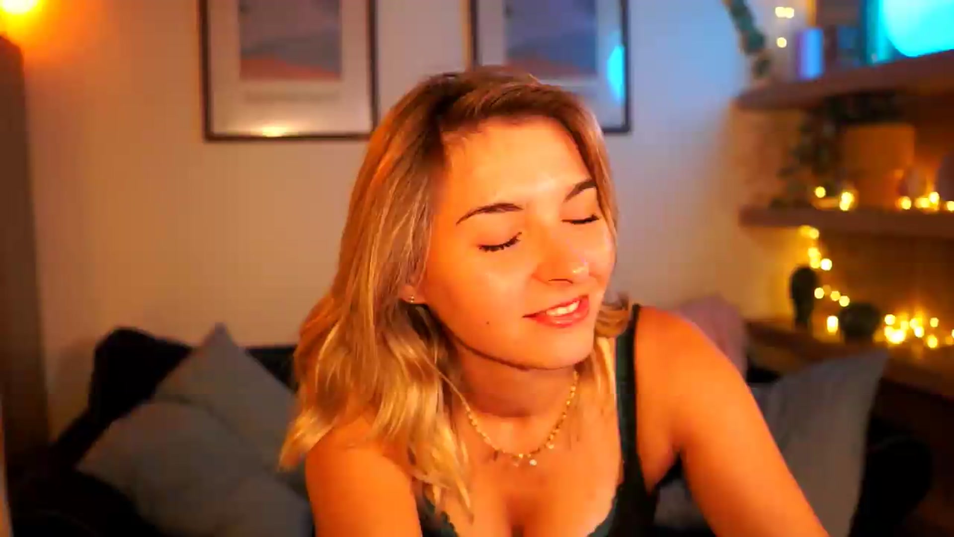 Gallery image thumbnail from Pixie_Pie's myfreecams stream on, 09/05/2026, 20:46 image 6 of 20
