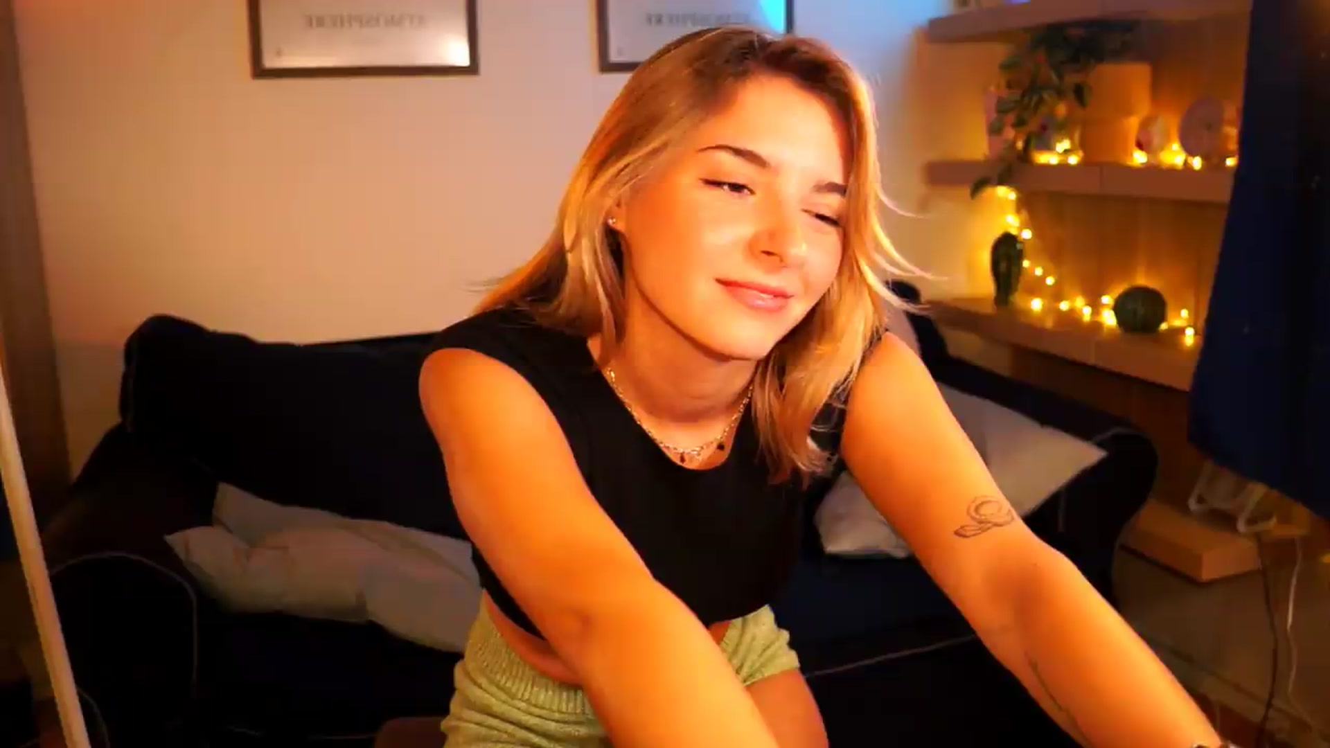 Gallery image thumbnail from Pixie_Pie's myfreecams stream on, 09/14/2026, 11:14 image 5 of 20