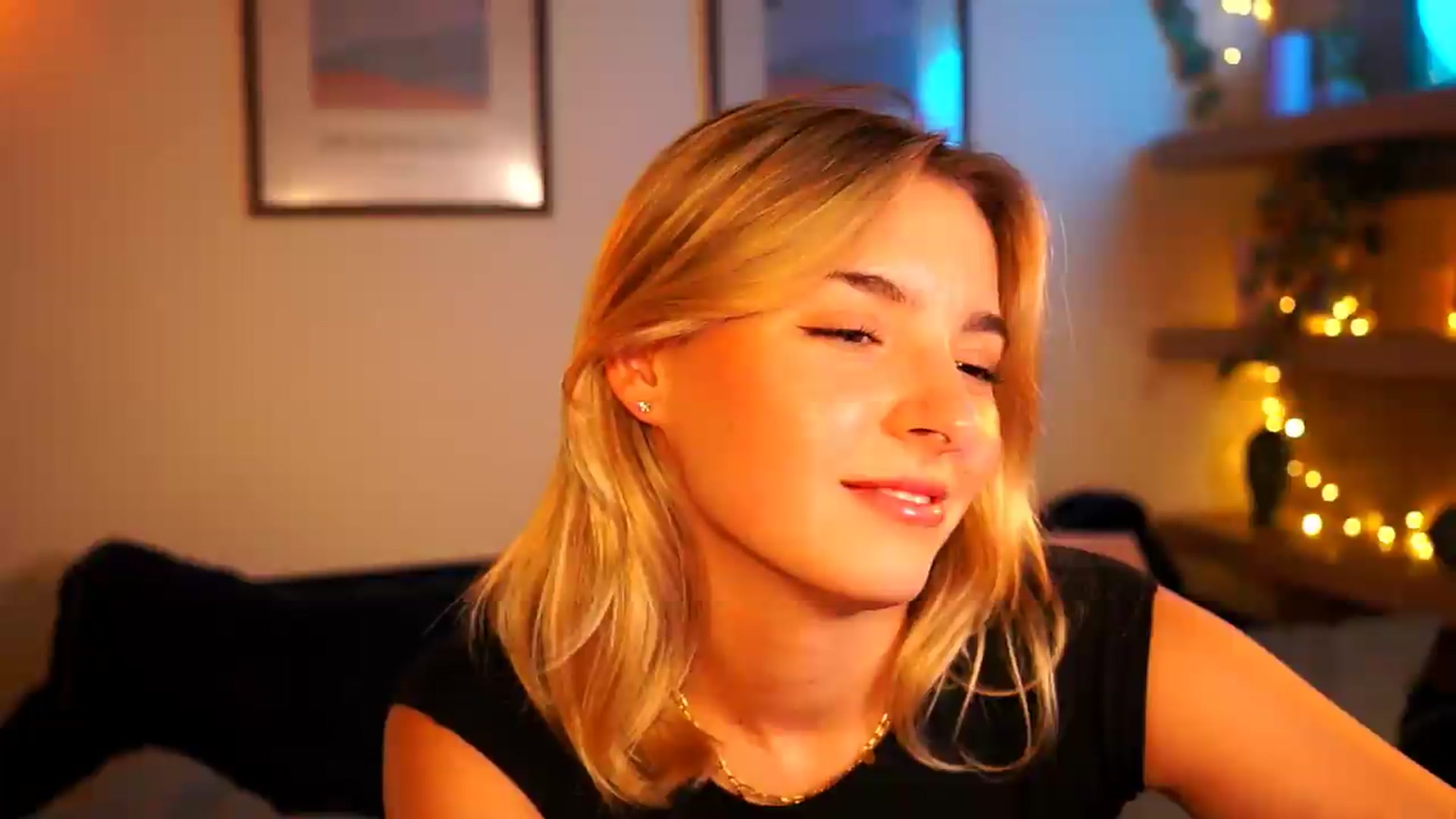 Gallery image thumbnail from Pixie_Pie's myfreecams stream on, 09/14/2026, 14:11 image 3 of 20
