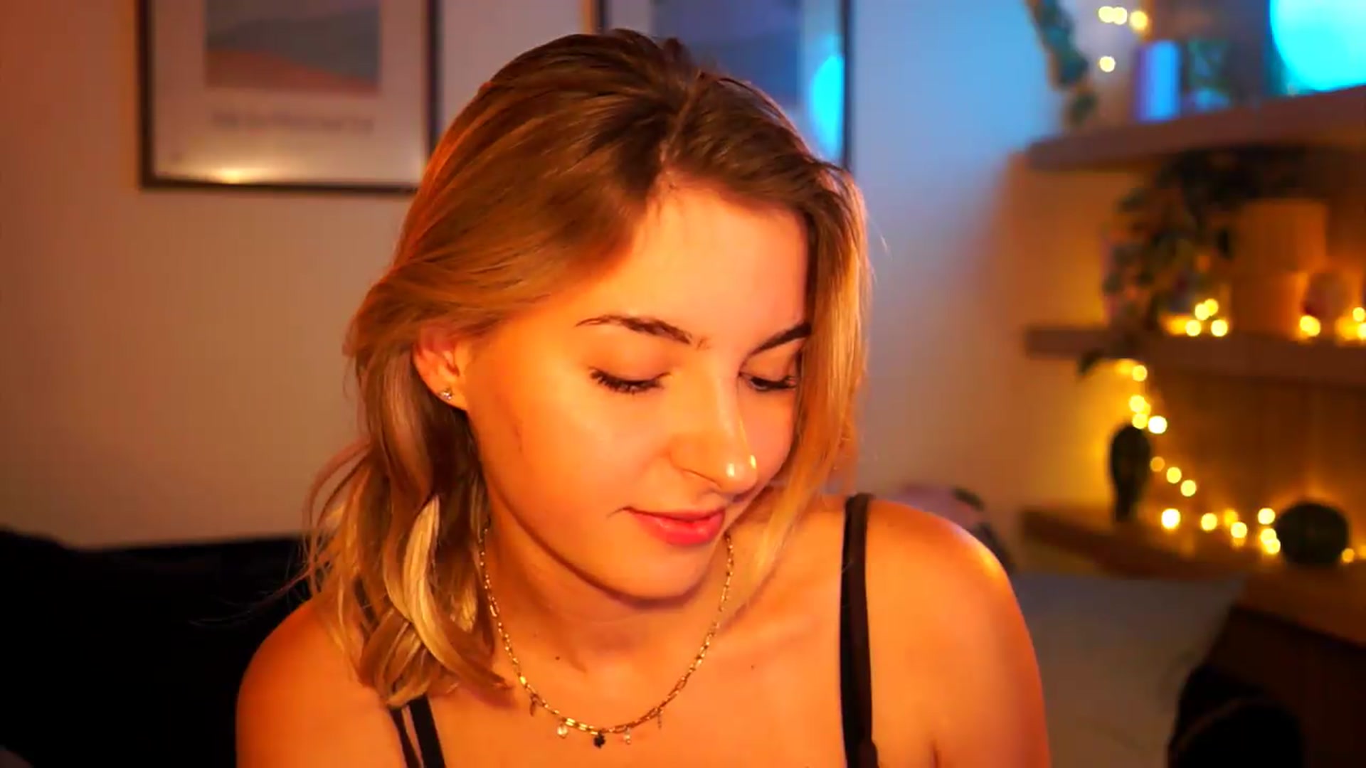 Gallery image thumbnail from Pixie_Pie's myfreecams stream on, 09/16/2026, 12:06 image 11 of 20