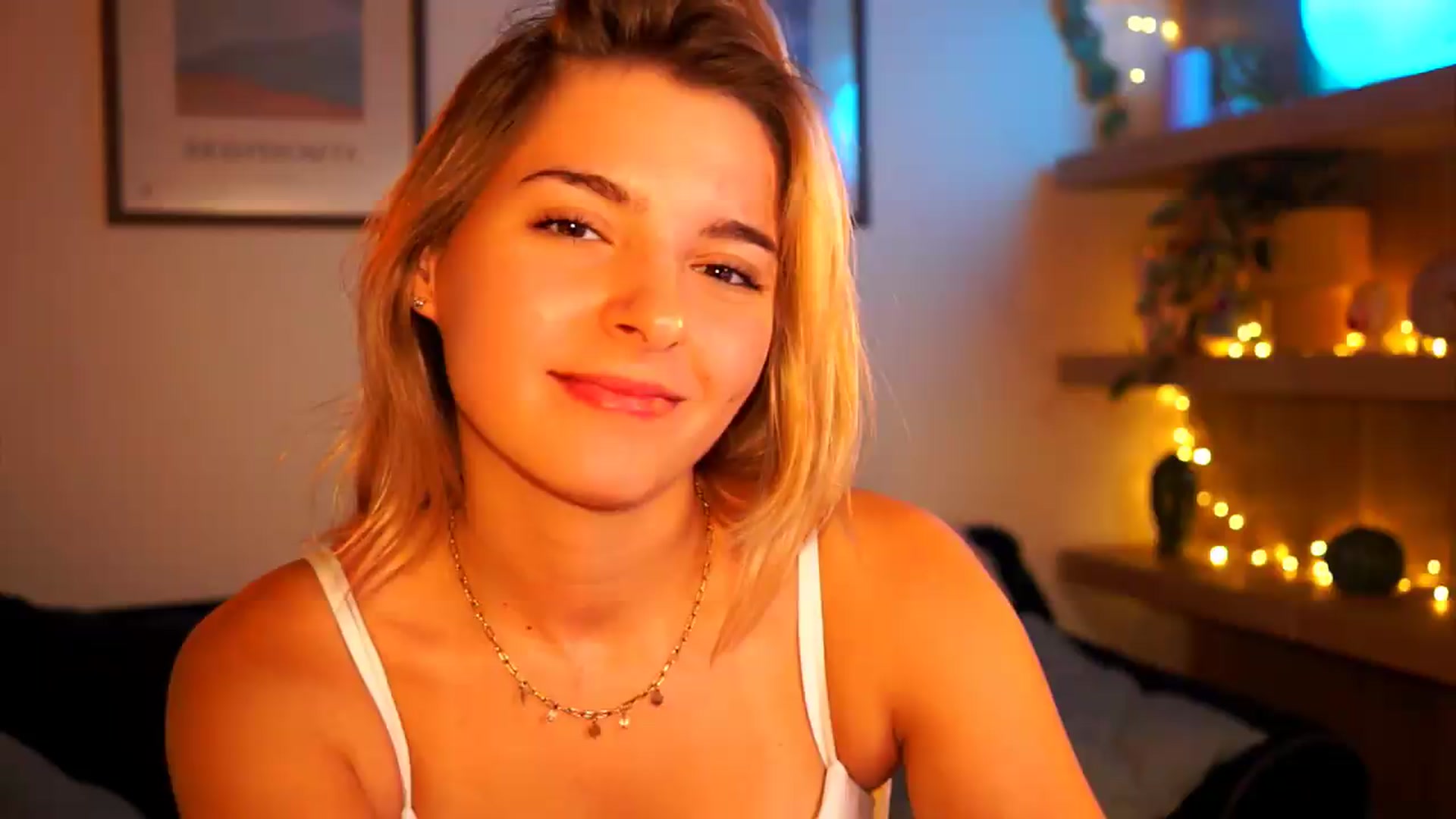 Gallery image thumbnail from Pixie_Pie's myfreecams stream on, 09/18/2026, 14:58 image 11 of 20