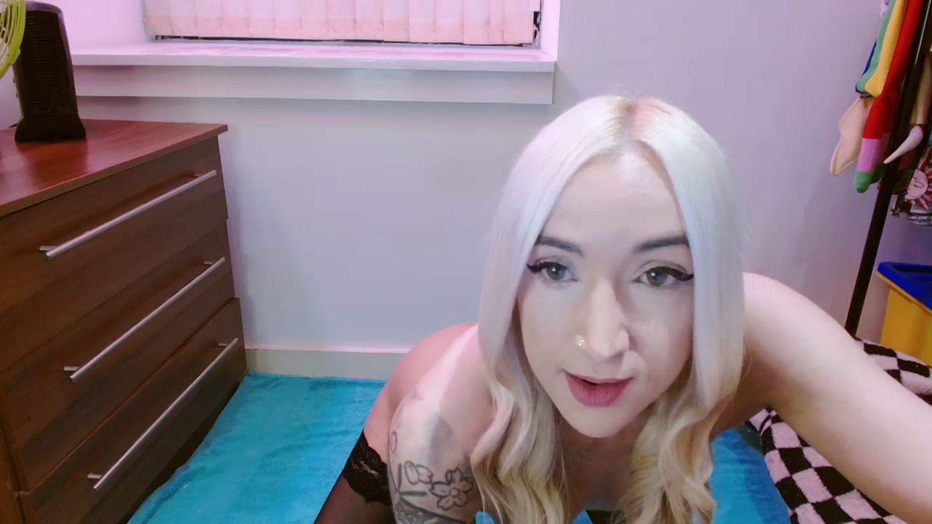 Gallery image thumbnail from Pixie_Snow's myfreecams stream on, 01/26/2024, 16:11 image 2 of 20
