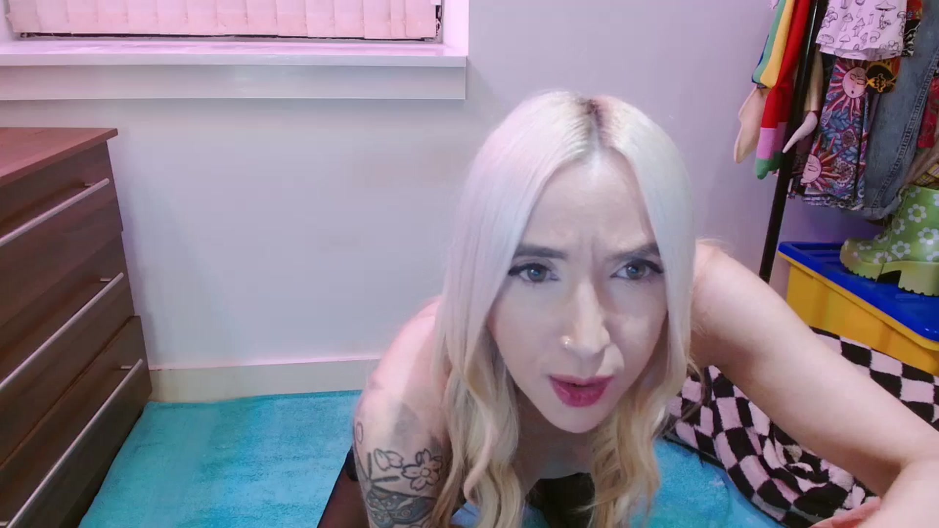 Gallery image thumbnail from Pixie_Snow's myfreecams stream on, 02/17/2024, 16:02 image 19 of 20
