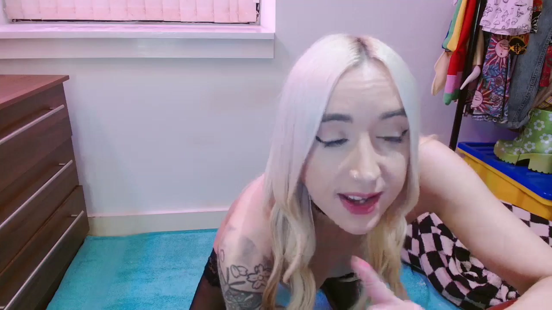 Gallery image thumbnail from Pixie_Snow's myfreecams stream on, 02/17/2024, 16:02 image 18 of 20