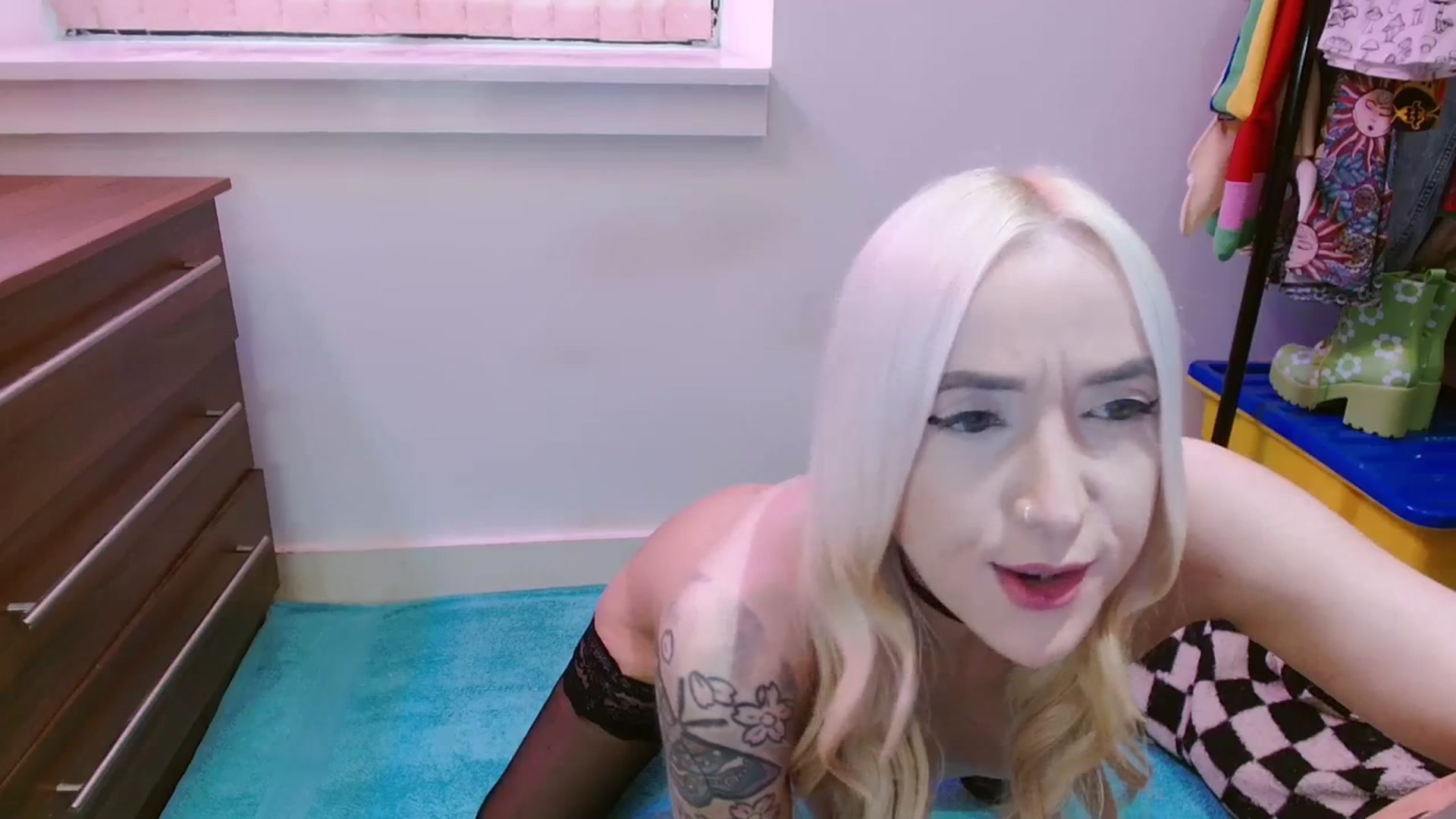 Gallery image thumbnail from Pixie_Snow's myfreecams stream on, 02/20/2024, 12:12 image 8 of 20