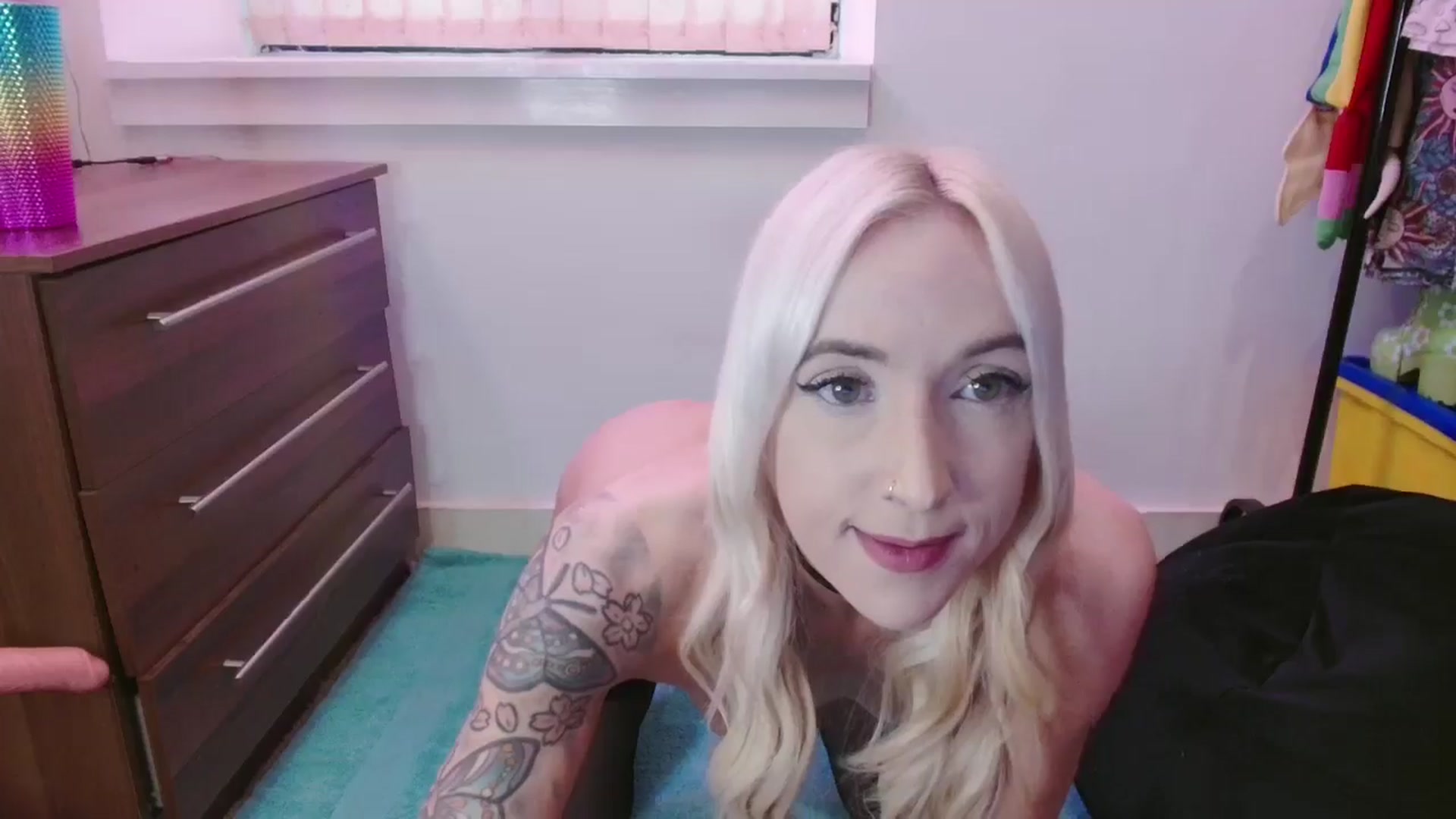 Gallery image thumbnail from Pixie_Snow's myfreecams stream on, 07/07/2024, 11:28 image 12 of 20