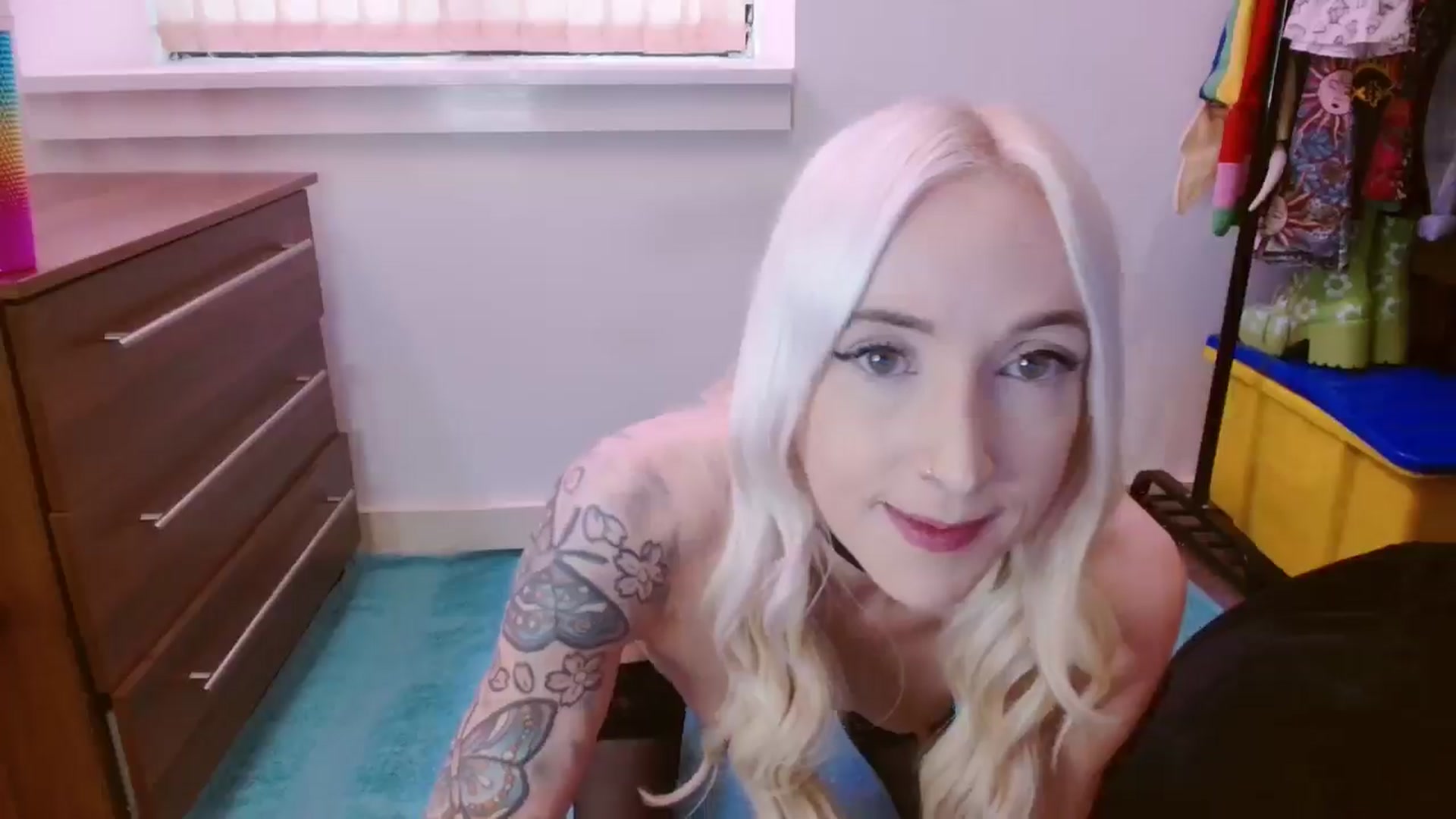 Gallery image thumbnail from Pixie_Snow's myfreecams stream on, 07/15/2024, 13:36 image 19 of 20