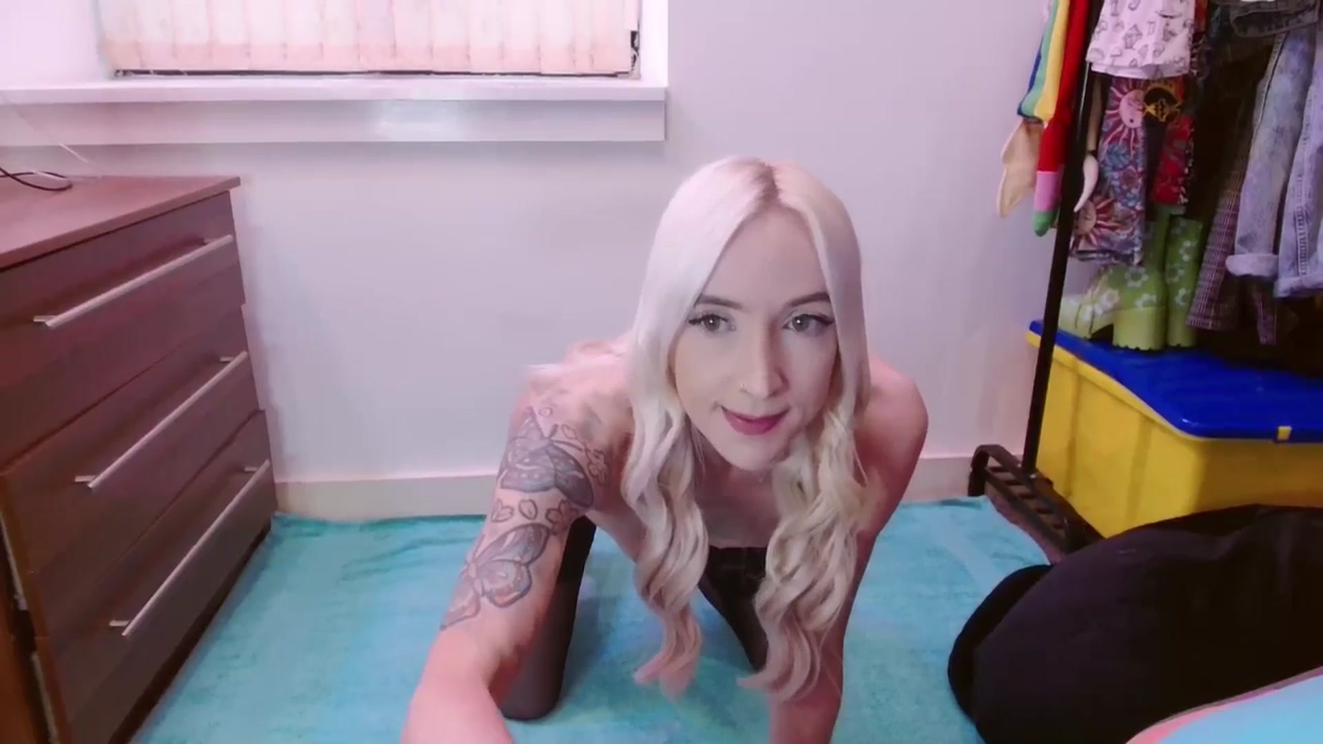 Gallery image thumbnail from Pixie_Snow's myfreecams stream on, 07/22/2024, 16:08 image 6 of 20