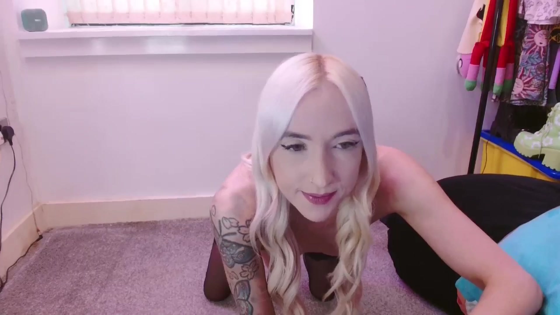 Gallery image thumbnail from Pixie_Snow's myfreecams stream on, 09/07/2024, 12:13 image 7 of 20