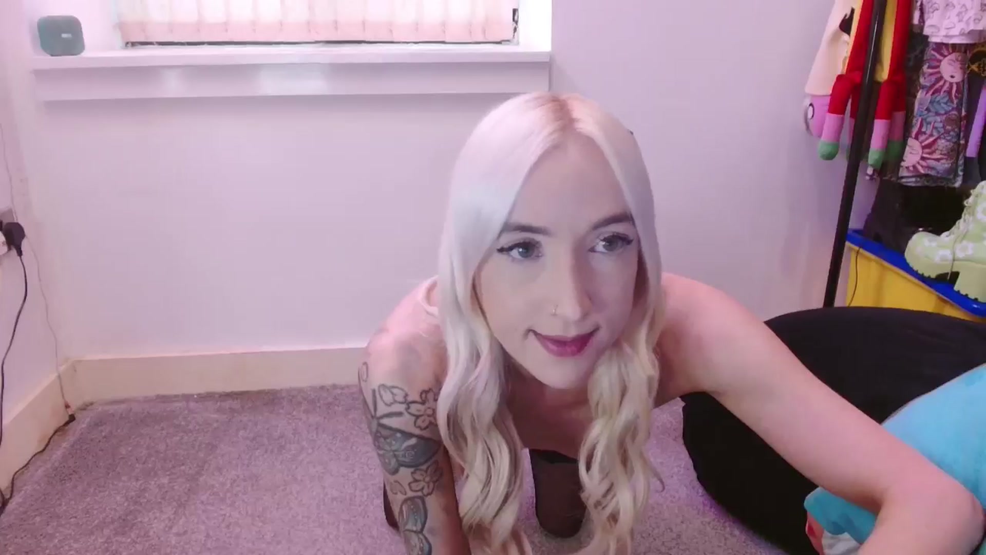 Gallery image thumbnail from Pixie_Snow's myfreecams stream on, 09/07/2024, 12:13 image 10 of 20