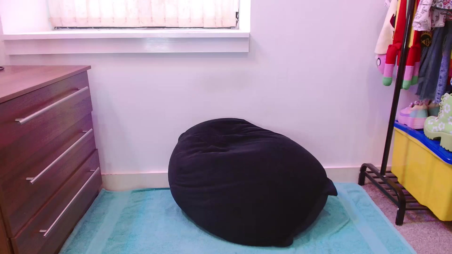 Gallery image thumbnail from Pixie_Snow's myfreecams stream on, 10/29/2024, 11:48 image 20 of 20