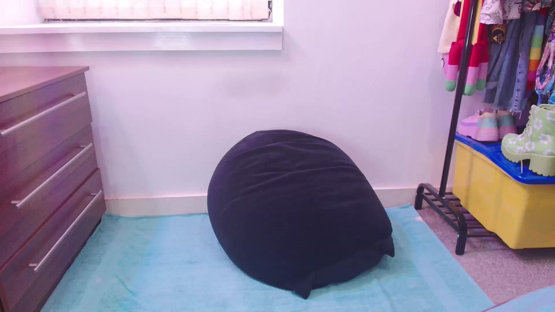 Gallery image thumbnail from Pixie_Snow's myfreecams stream on, 11/12/2024, 11:02 image 16 of 20