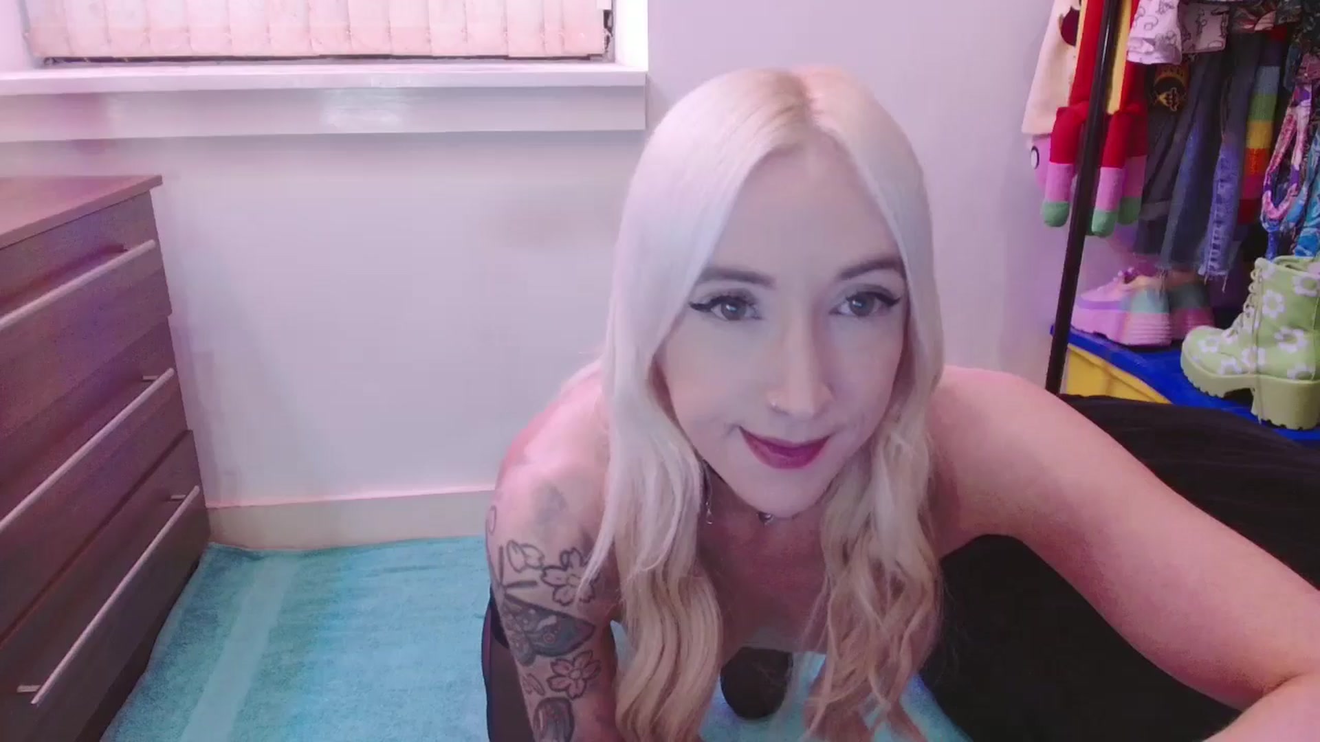 Gallery image thumbnail from Pixie_Snow's myfreecams stream on, 11/14/2024, 12:00 image 11 of 20