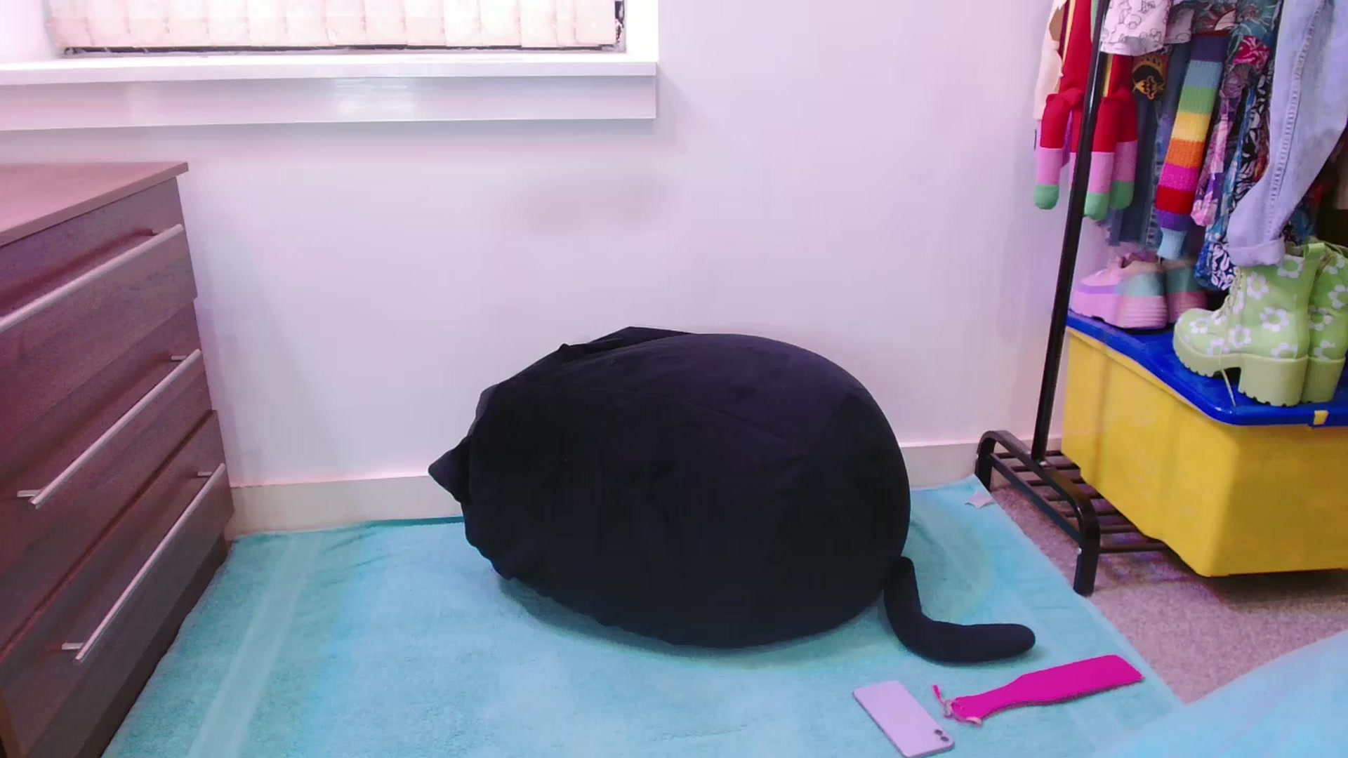 Gallery image thumbnail from Pixie_Snow's myfreecams stream on, 11/19/2024, 15:09 image 16 of 20