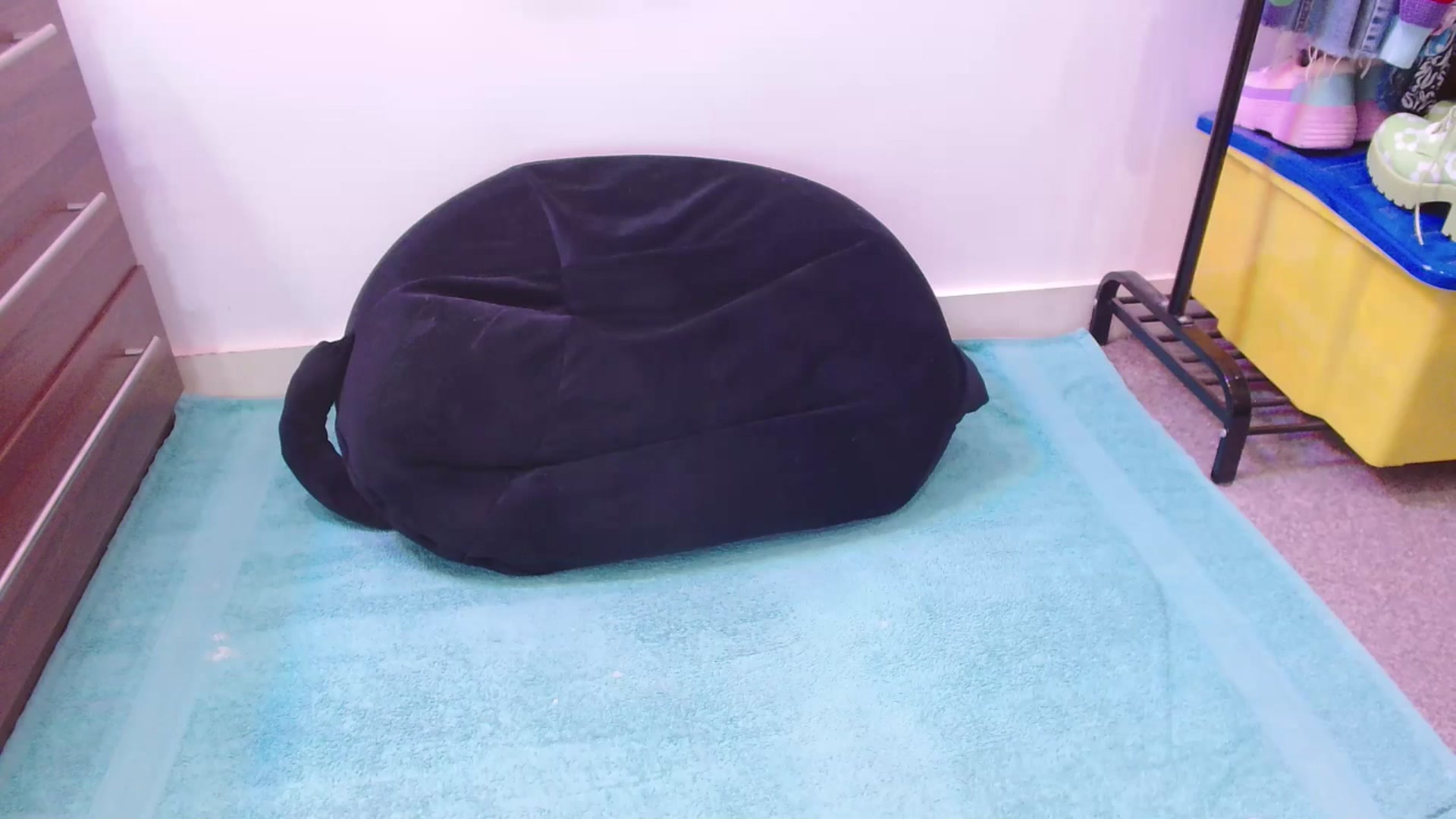 Gallery image thumbnail from Pixie_Snow's myfreecams stream on, 12/09/2024, 11:35 image 17 of 20