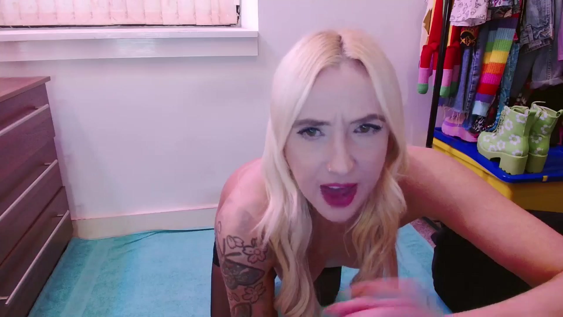 Gallery image thumbnail from Pixie_Snow's myfreecams stream on, 01/26/2025, 14:06 image 19 of 20