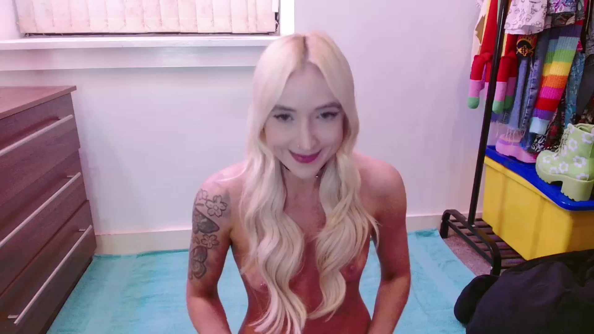 Gallery image thumbnail from Pixie_Snow's myfreecams stream on, 01/30/2025, 15:06 image 9 of 20