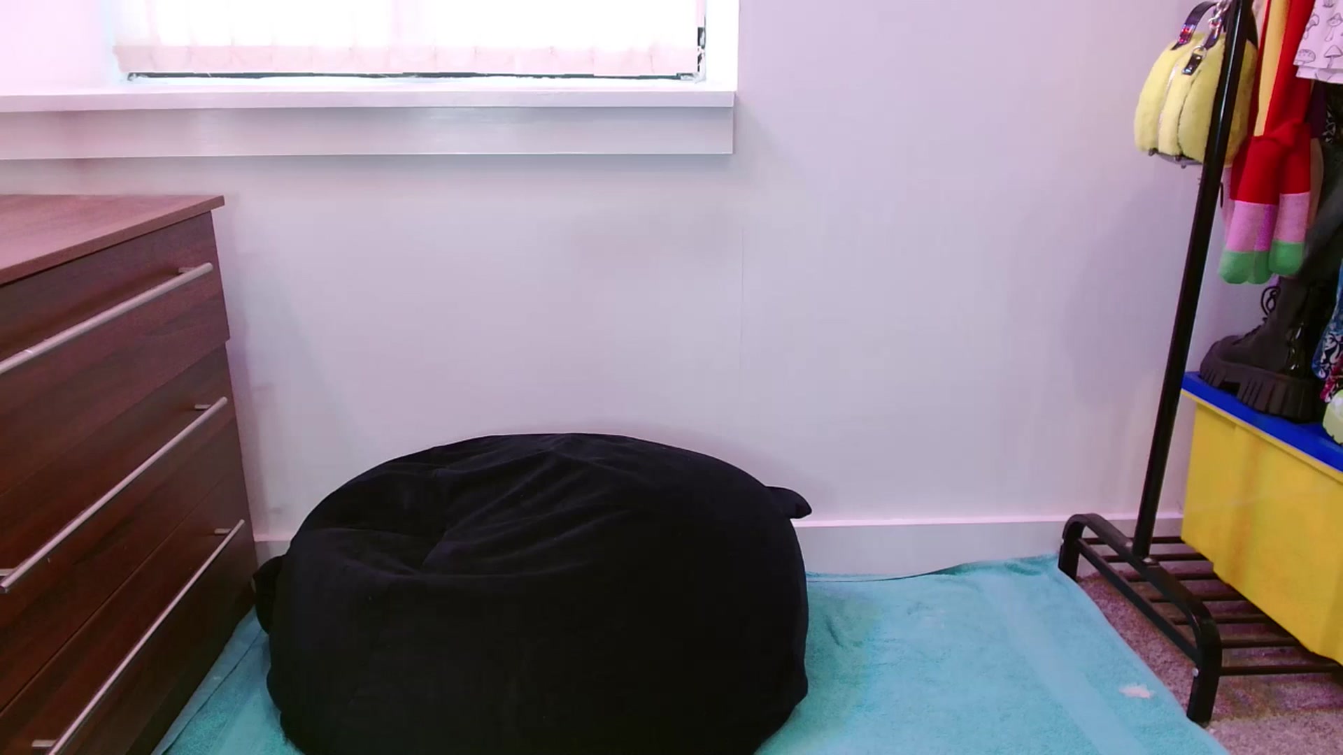 Gallery image thumbnail from Pixie_Snow's myfreecams stream on, 06/29/2025, 13:46 image 18 of 20