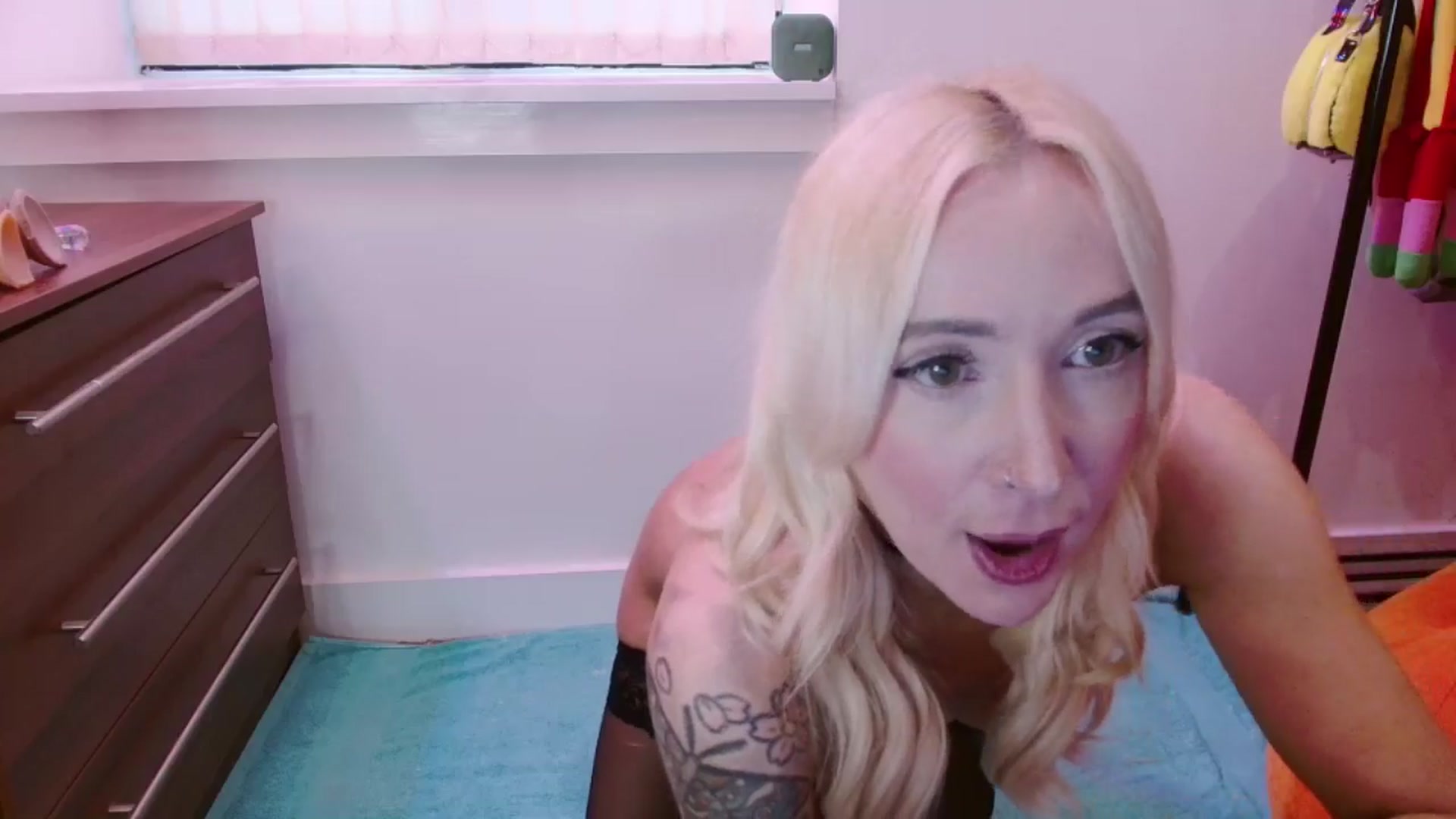 Gallery image thumbnail from Pixie_Snow's myfreecams stream on, 07/13/2025, 16:14 image 12 of 20