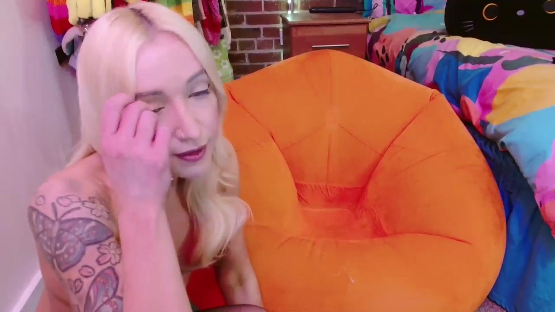 Gallery image thumbnail from Pixie_Snow's myfreecams stream on, 07/15/2025, 12:02 image 4 of 20
